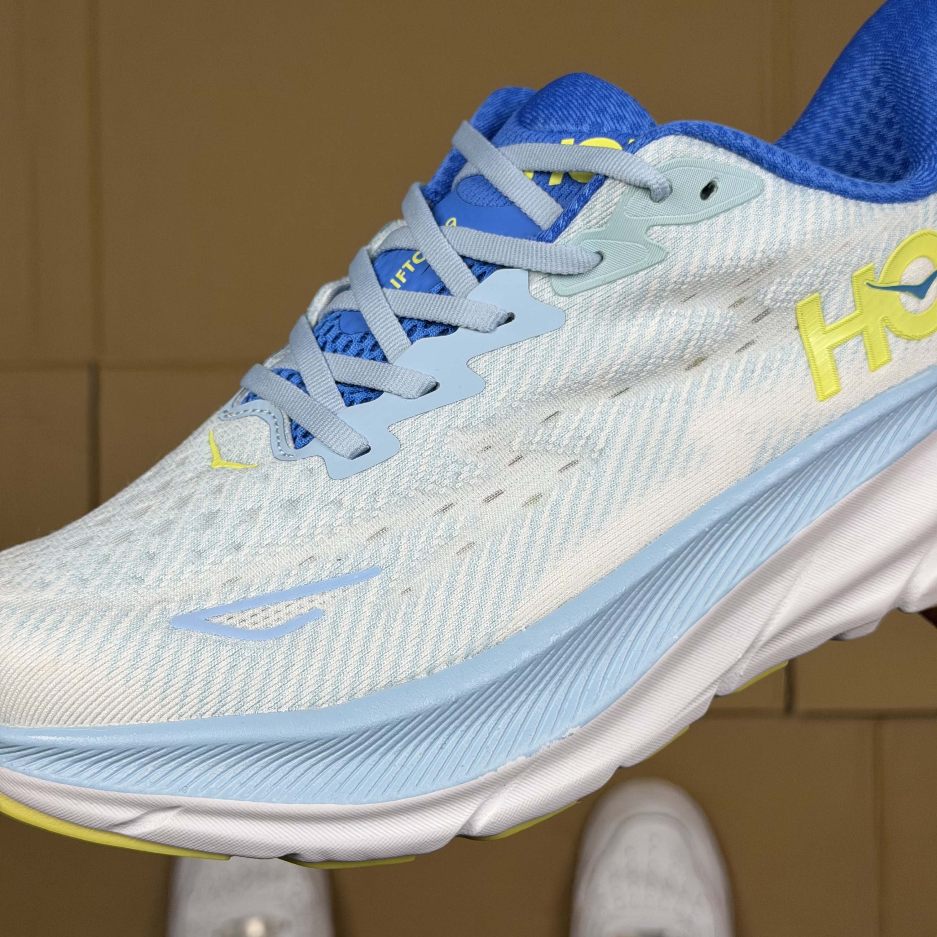 Hoka Clifton 9