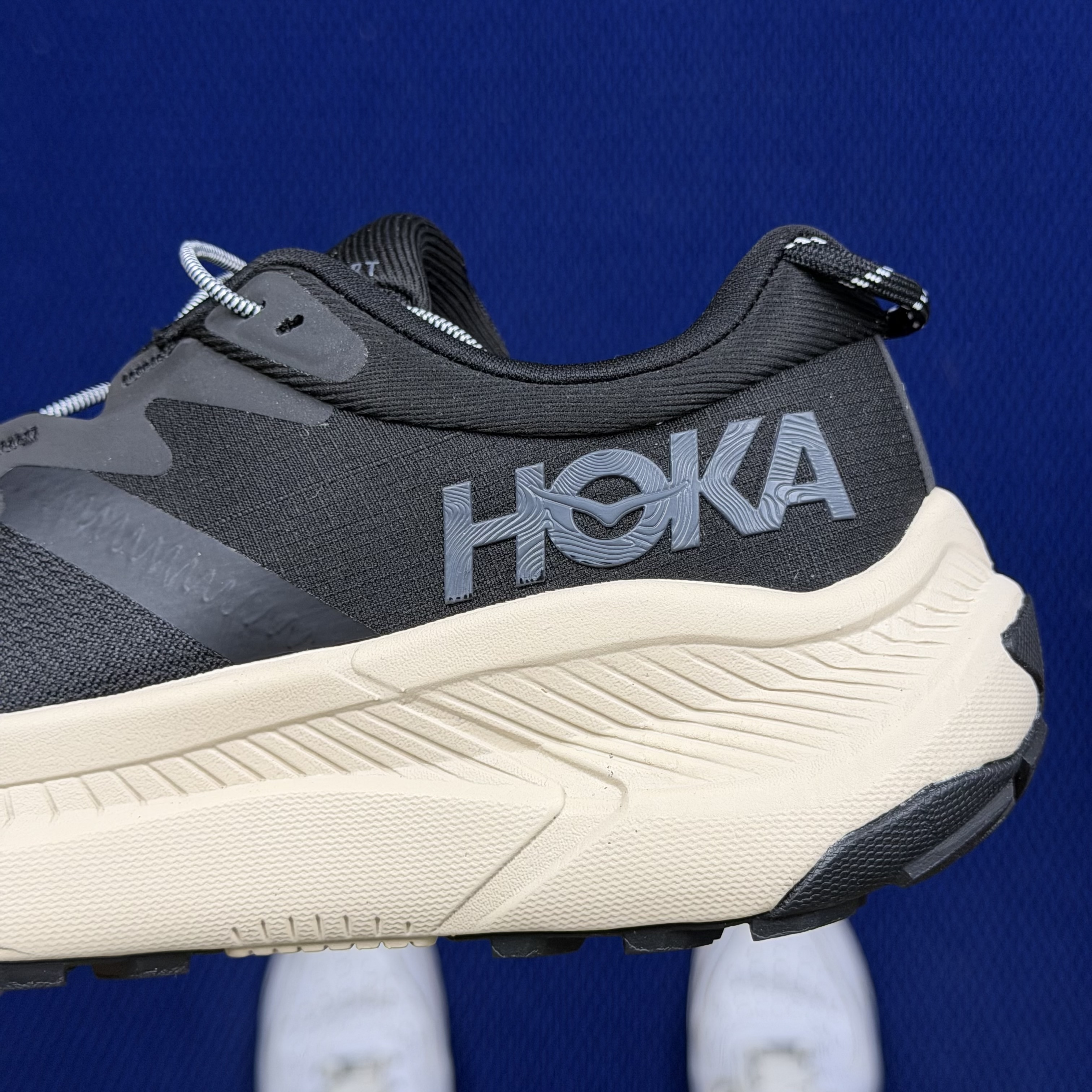 Hoka One One Transport
