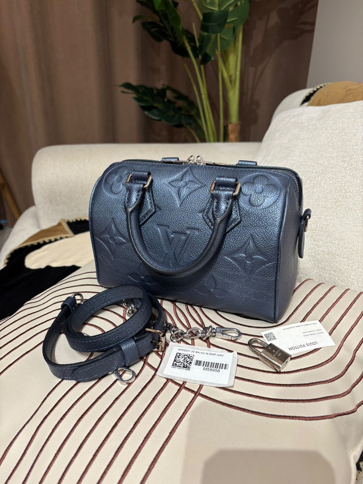 LV Speedy 20 100%Authentic, 98%New ✅收據副本✅Key Lock✅Dust bag