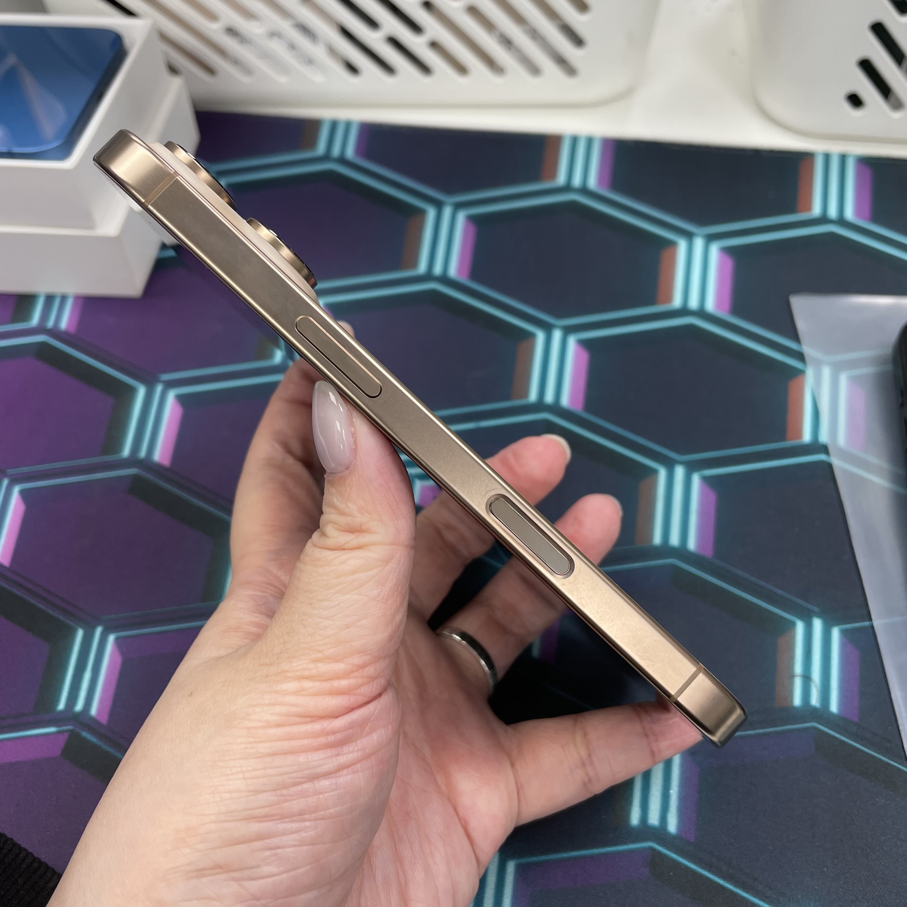 *6482 16 pro 勁靚機 256GB 電90 沙色 gold