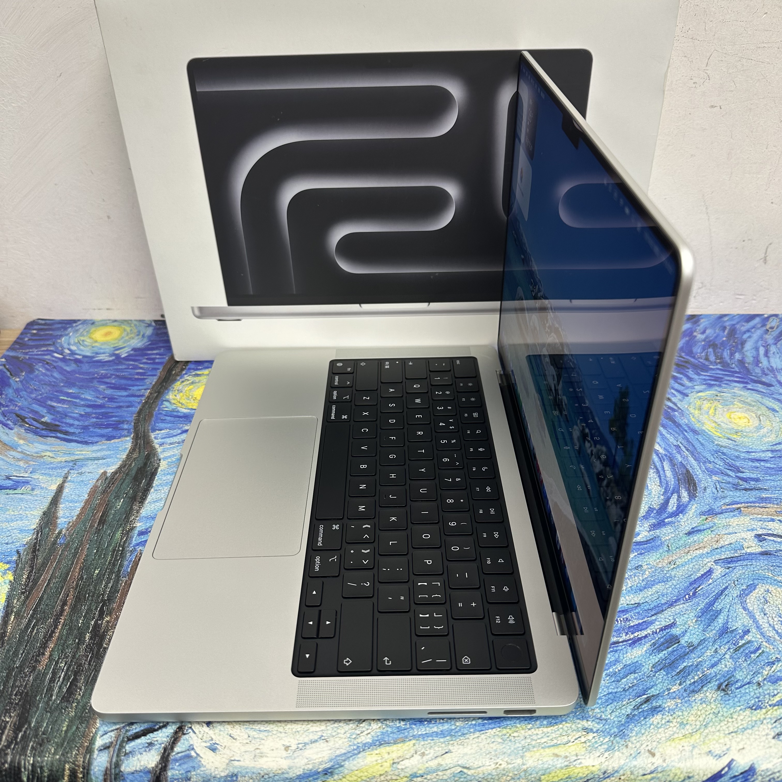 #6030 APPLE  MacBook Pro M3 2023 M3 CPU/8GB Ram/512GB SSD/10核心GPU/Liquid Retina XDR Mon/14.2吋/銀色/Gaming Laptop / Notebook / 粗用一流