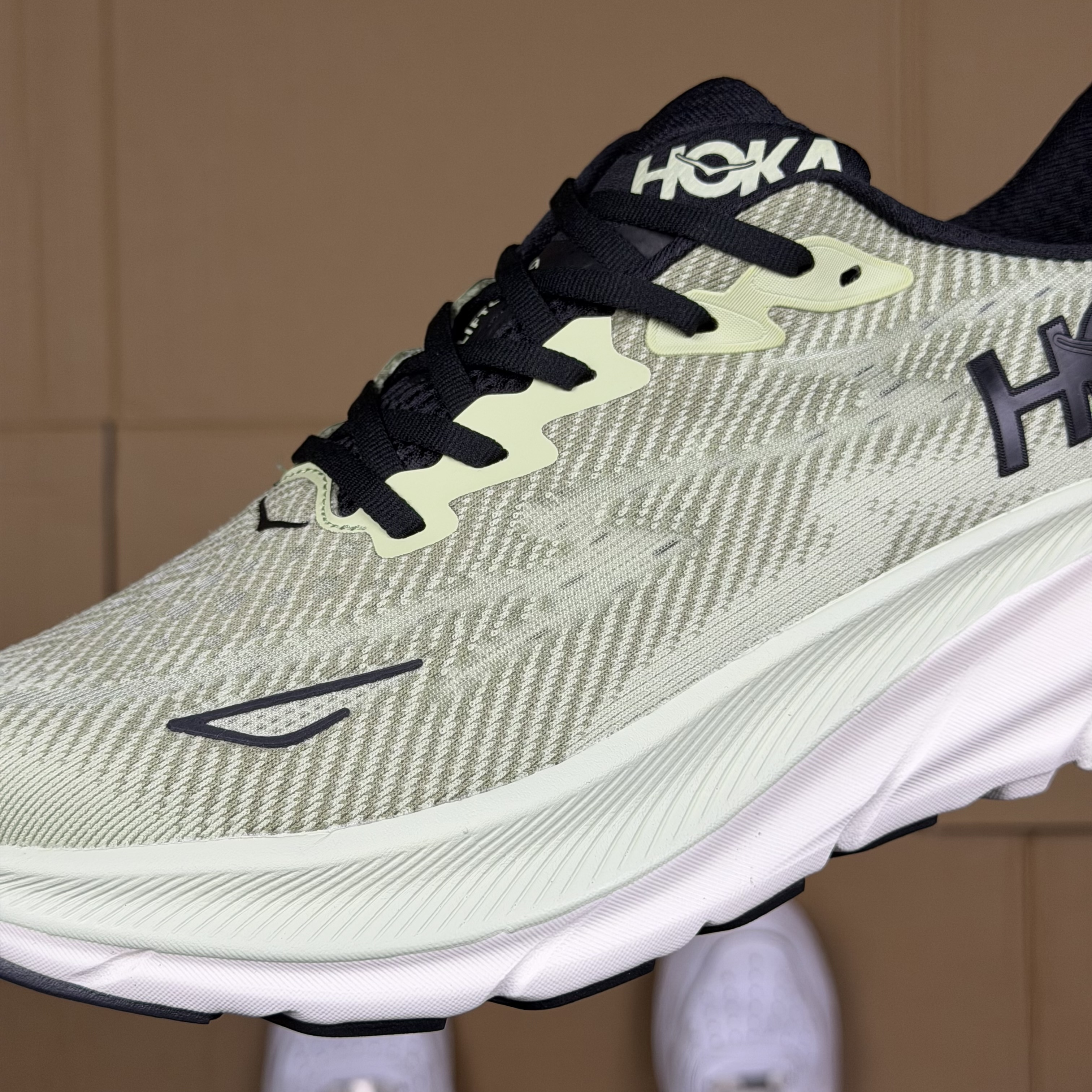 Hoka Clifton 9
