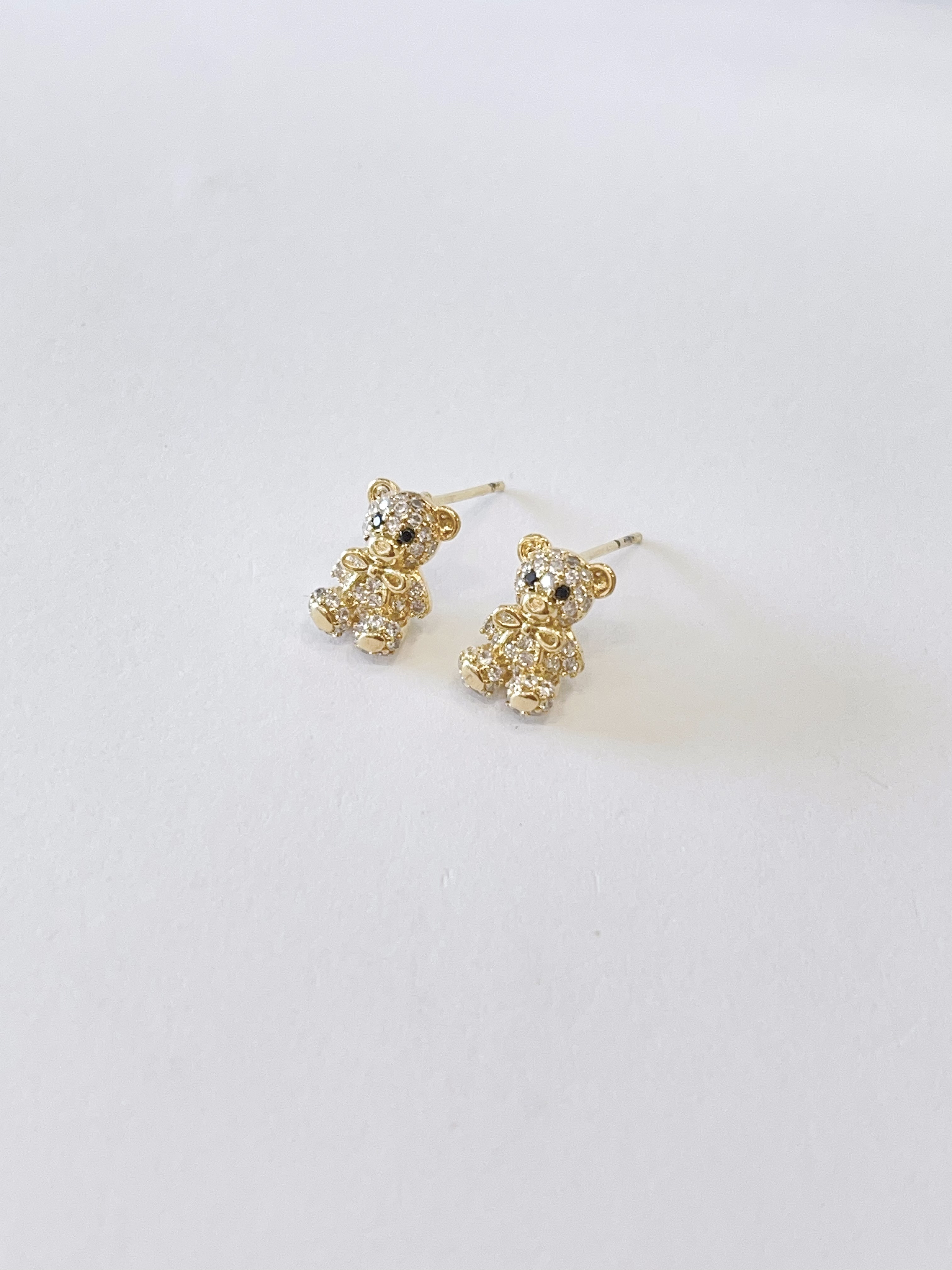 满钻金色蝴蝶结小熊耳环