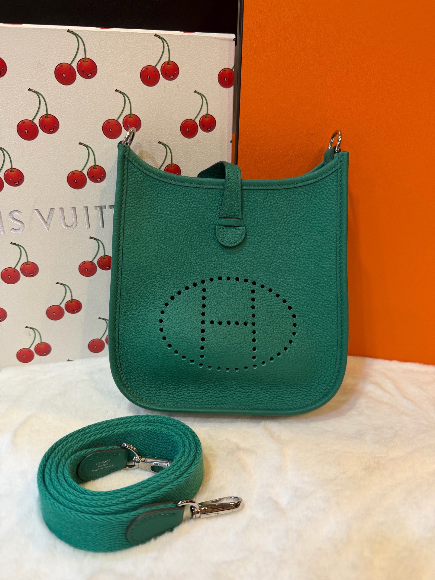 Pre-Owned HERMÉS Mini Evelyne Stamp U/ Product Code: 26042424