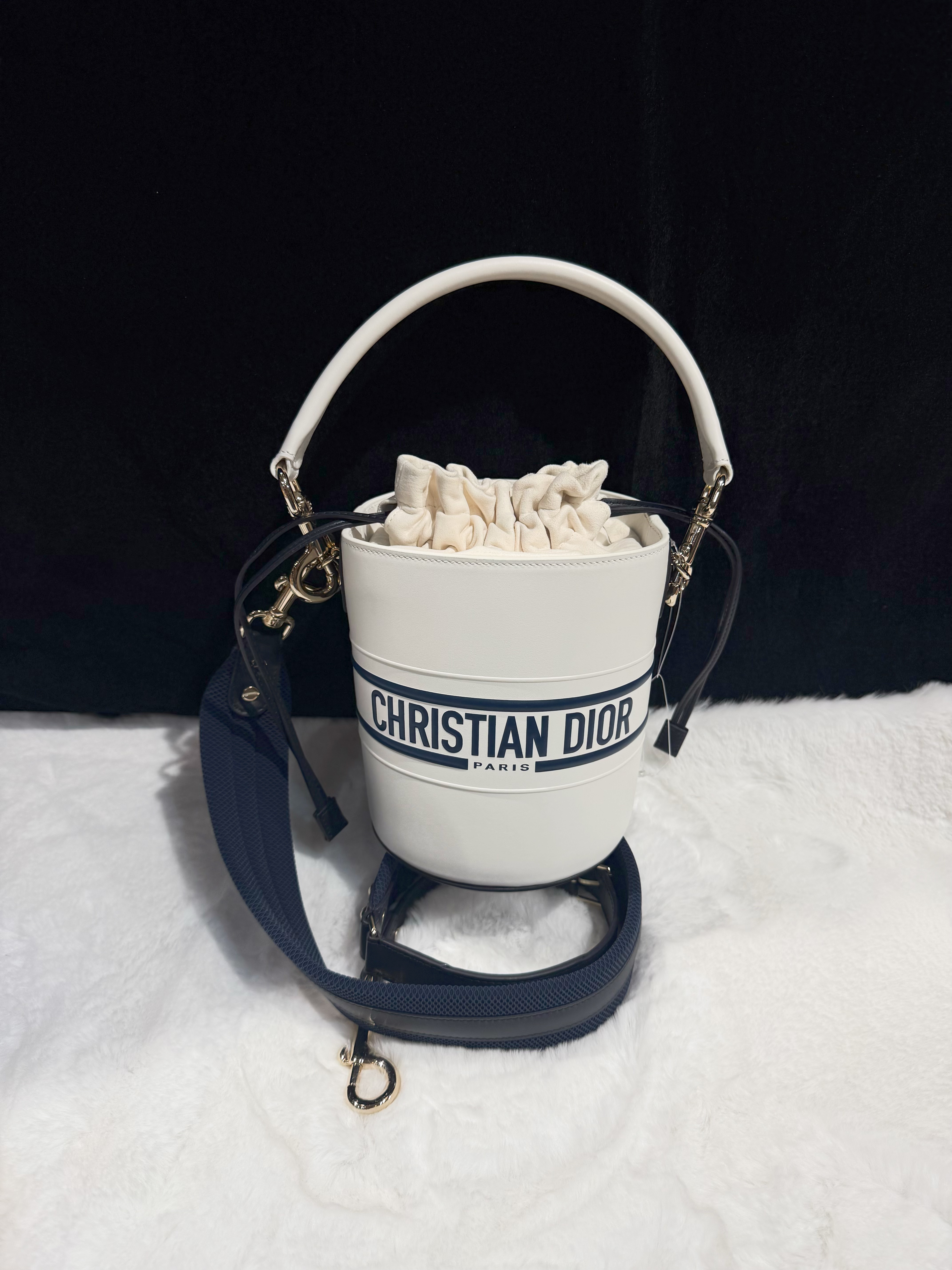 Dior Vibe bucket L white