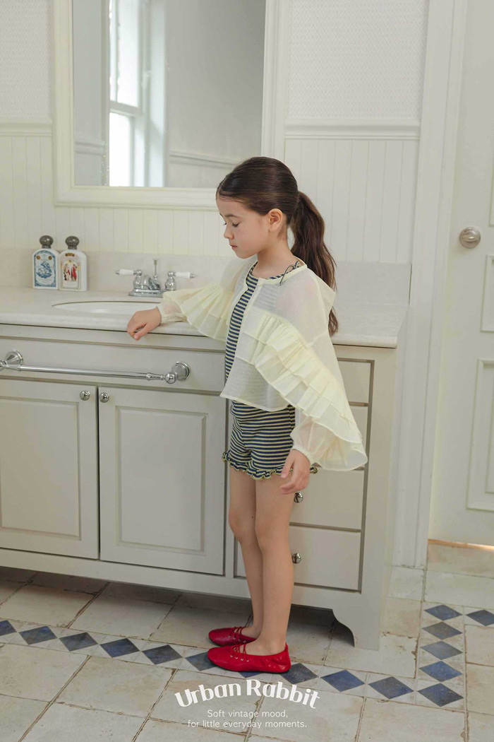 🇰🇷Urban Rabbit shirts