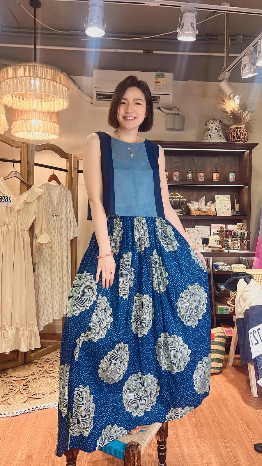 2727 Light Blue Mix Navy Cropped Top