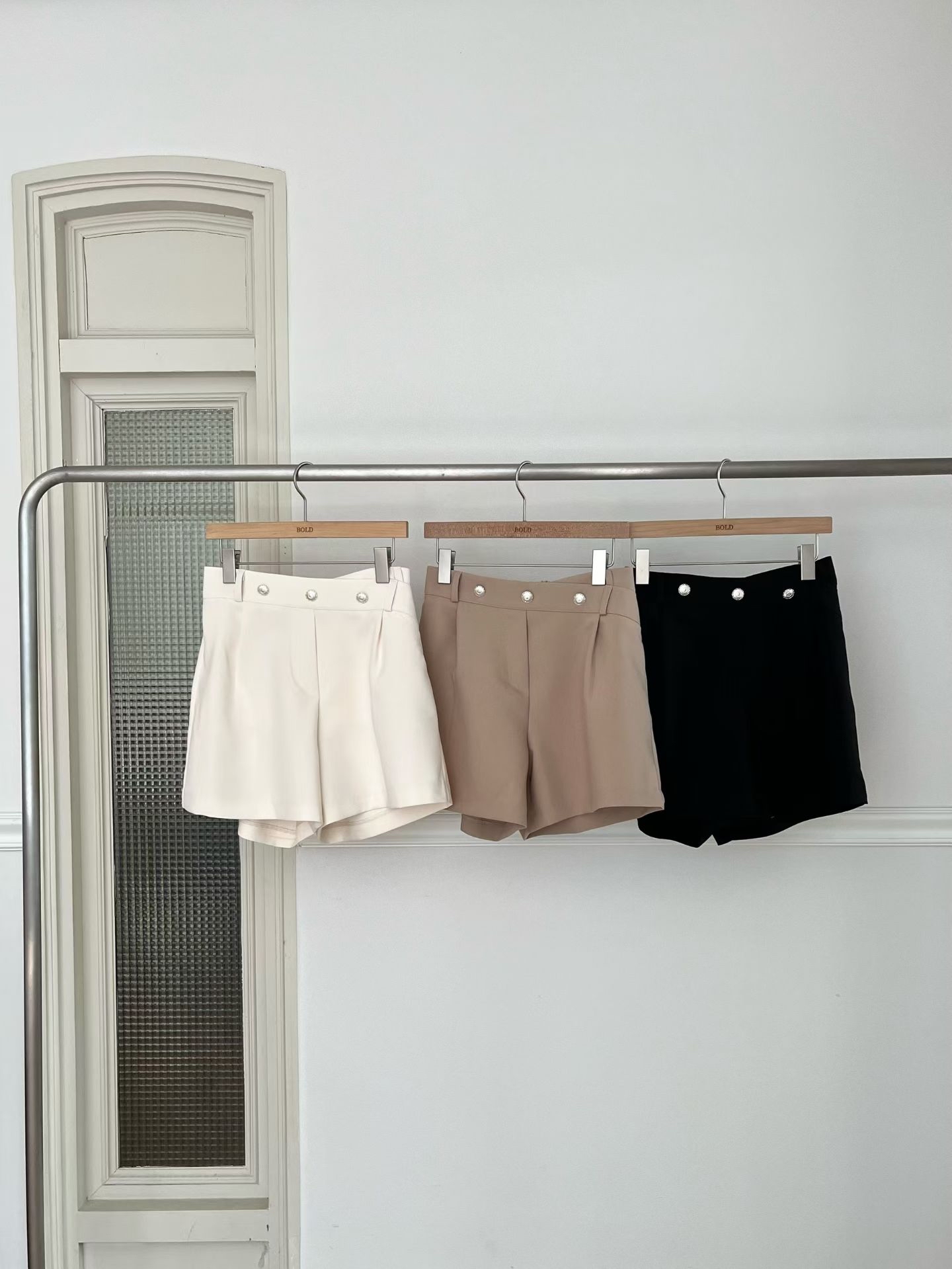 B3 法式名媛風排釦顯瘦短褲