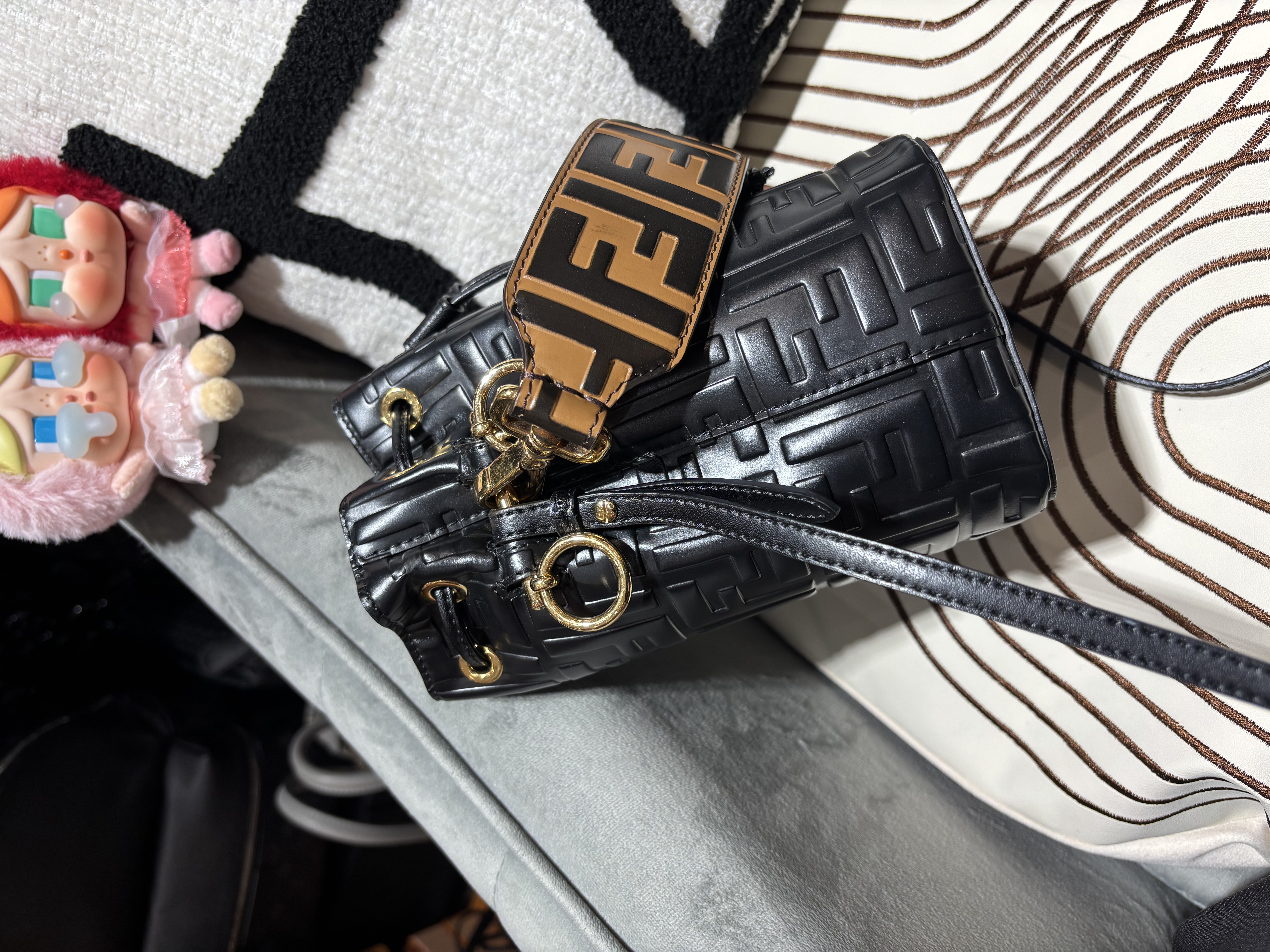 Fendi MON TRESOR 2Way bucket bag 100%Authentic, 95%New✅Dust bag