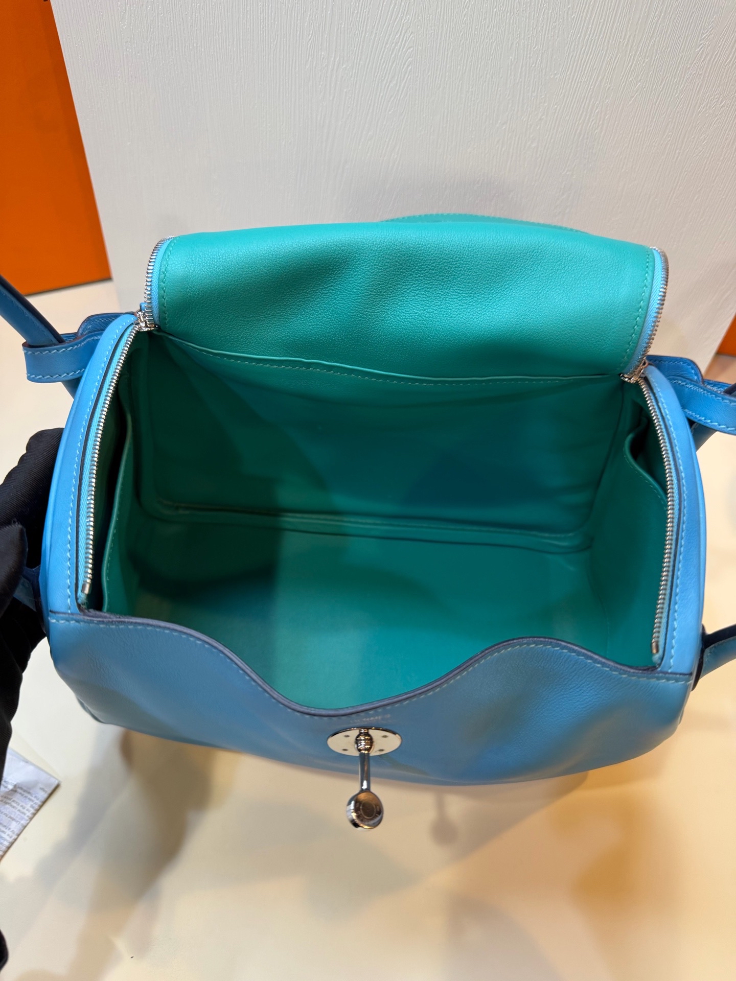 Pre-Owned HERMÉS Lindy 26 Stamp D / Product Code: 26042420