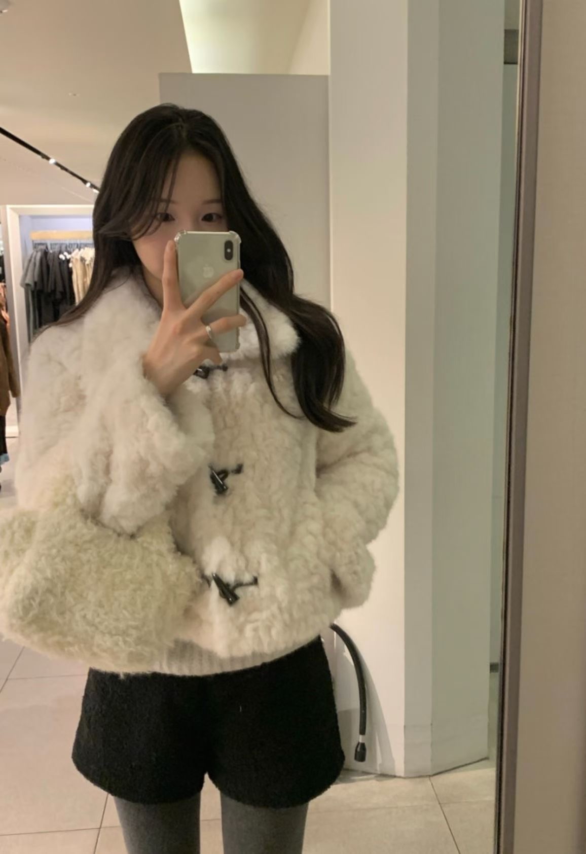 【 🐑 店主自留!🤍超加分的大反領！雪球羊角鈕扣毛毛短版外套💭 】 Jumping into Snow Outer(一色入)