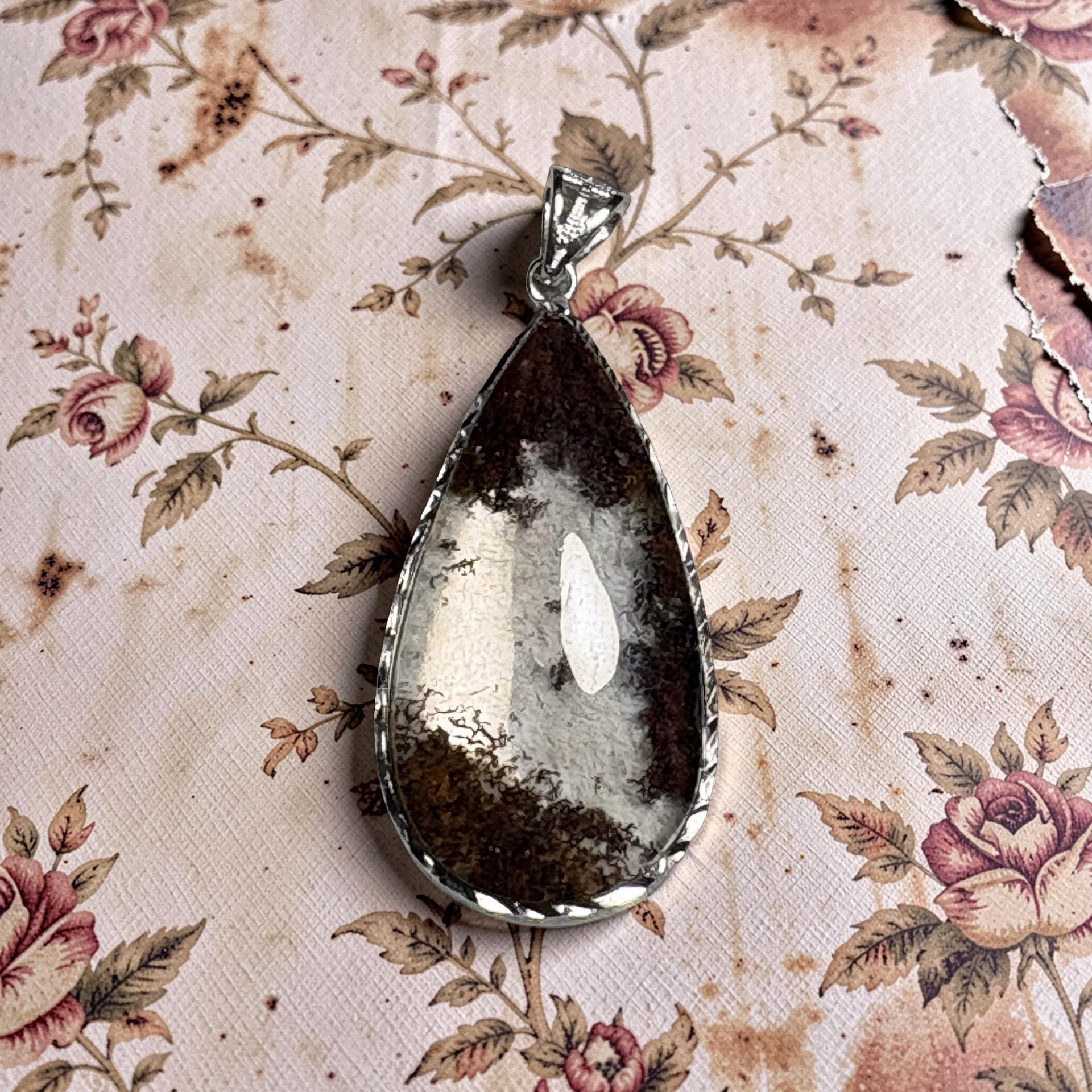  綠幽靈吊咀 重：8.45克（附送證書）No19-585