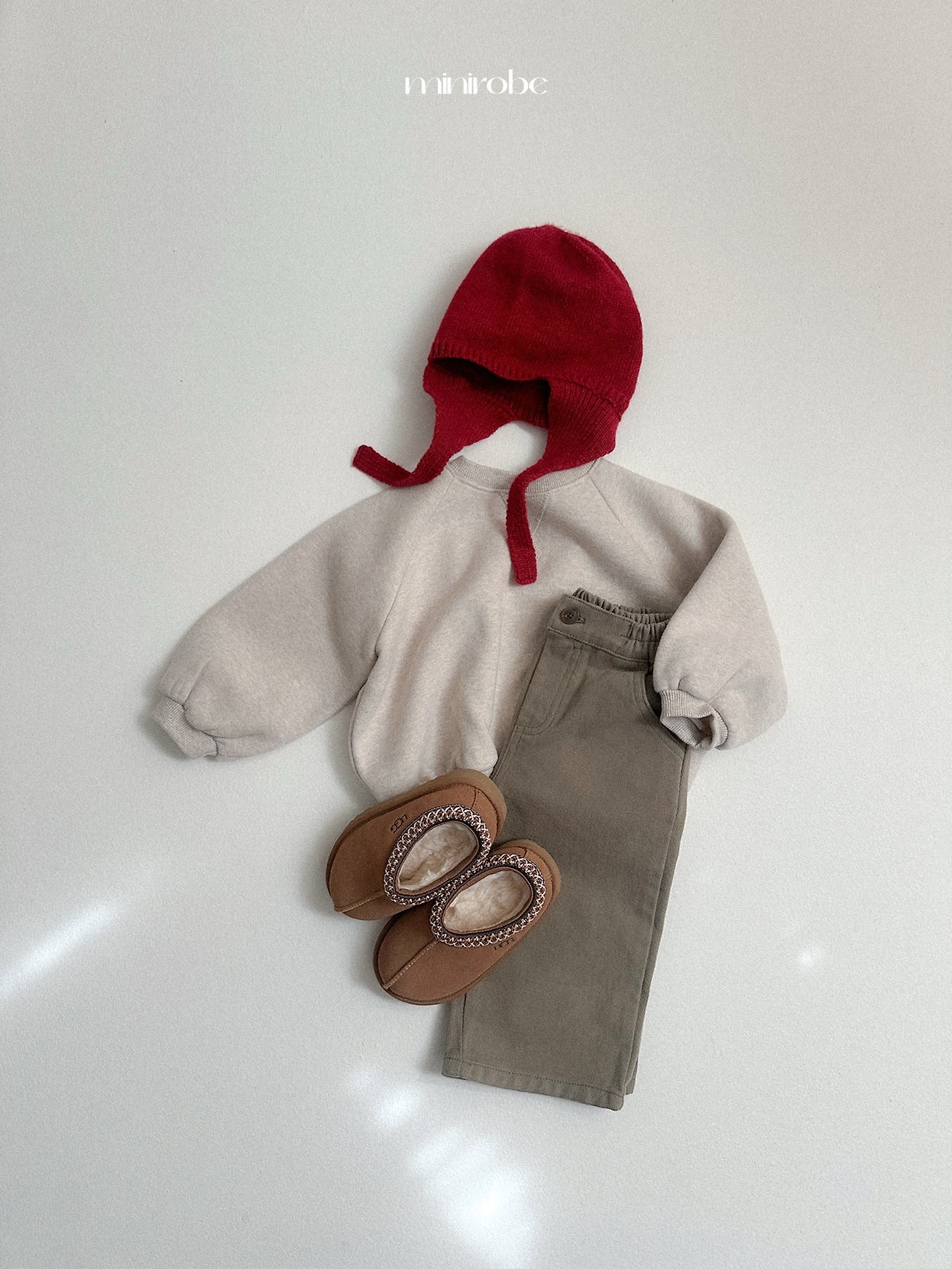 Mnirobe | raglan rounded sweatshirt