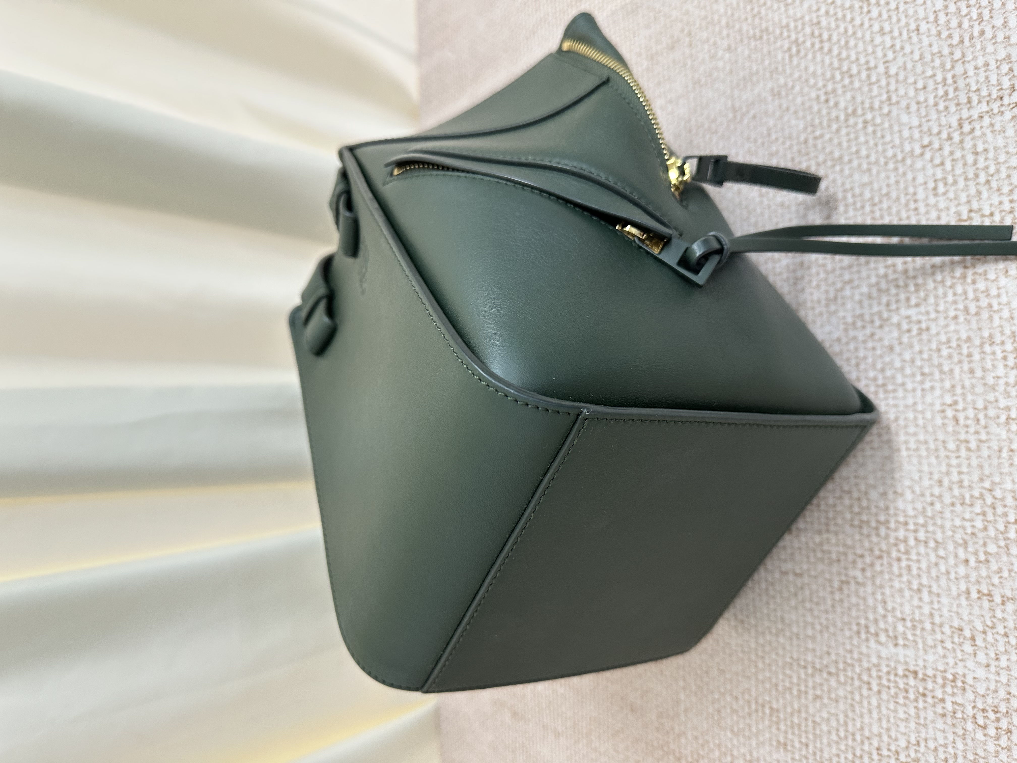 Pre-owned Loewe Hammock Bag/ Product Code: 26042112