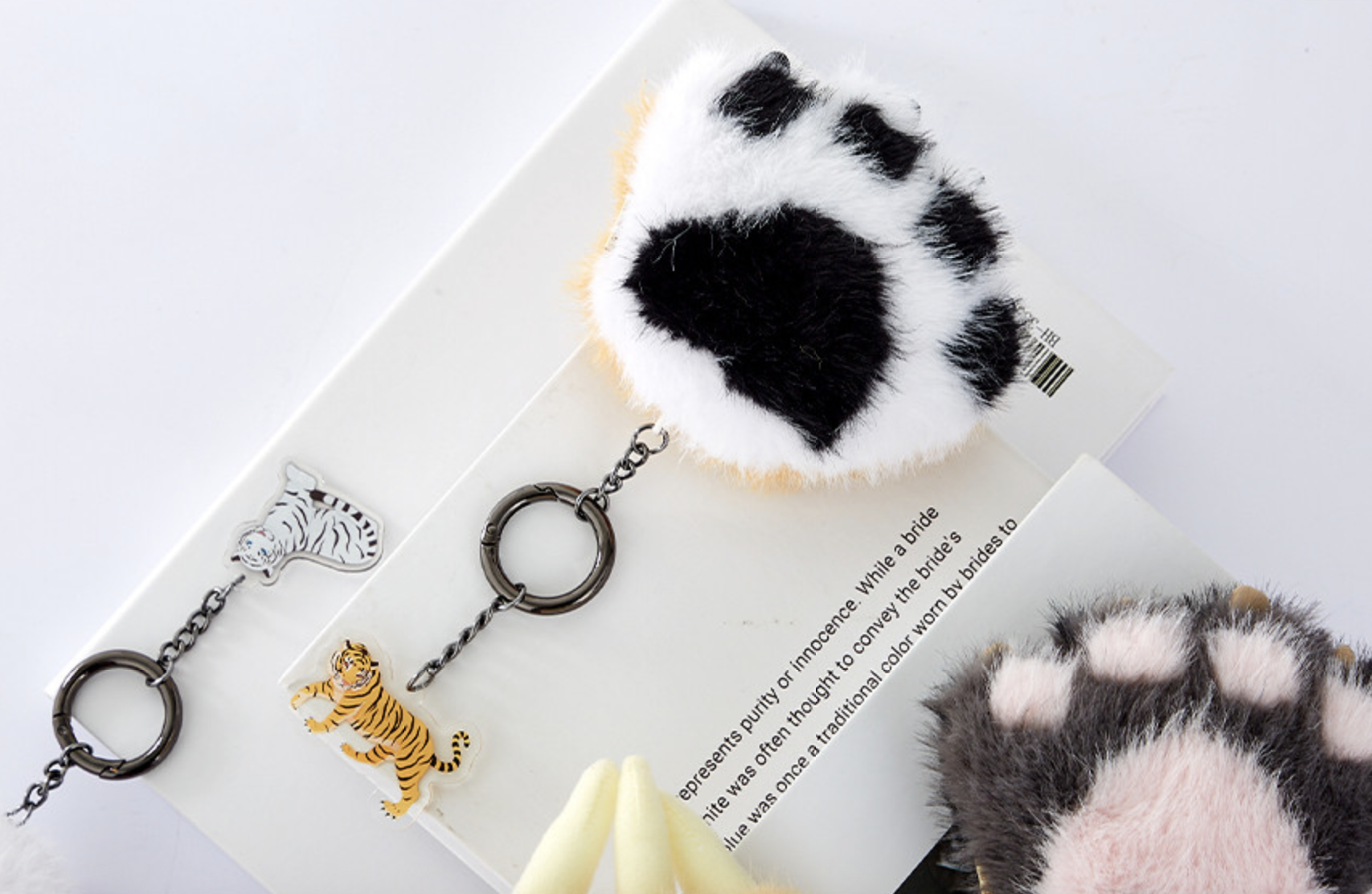 📦訂購 韓國代購 愛寶樂園 Everland 動物爪子毛絨鎖匙扣 