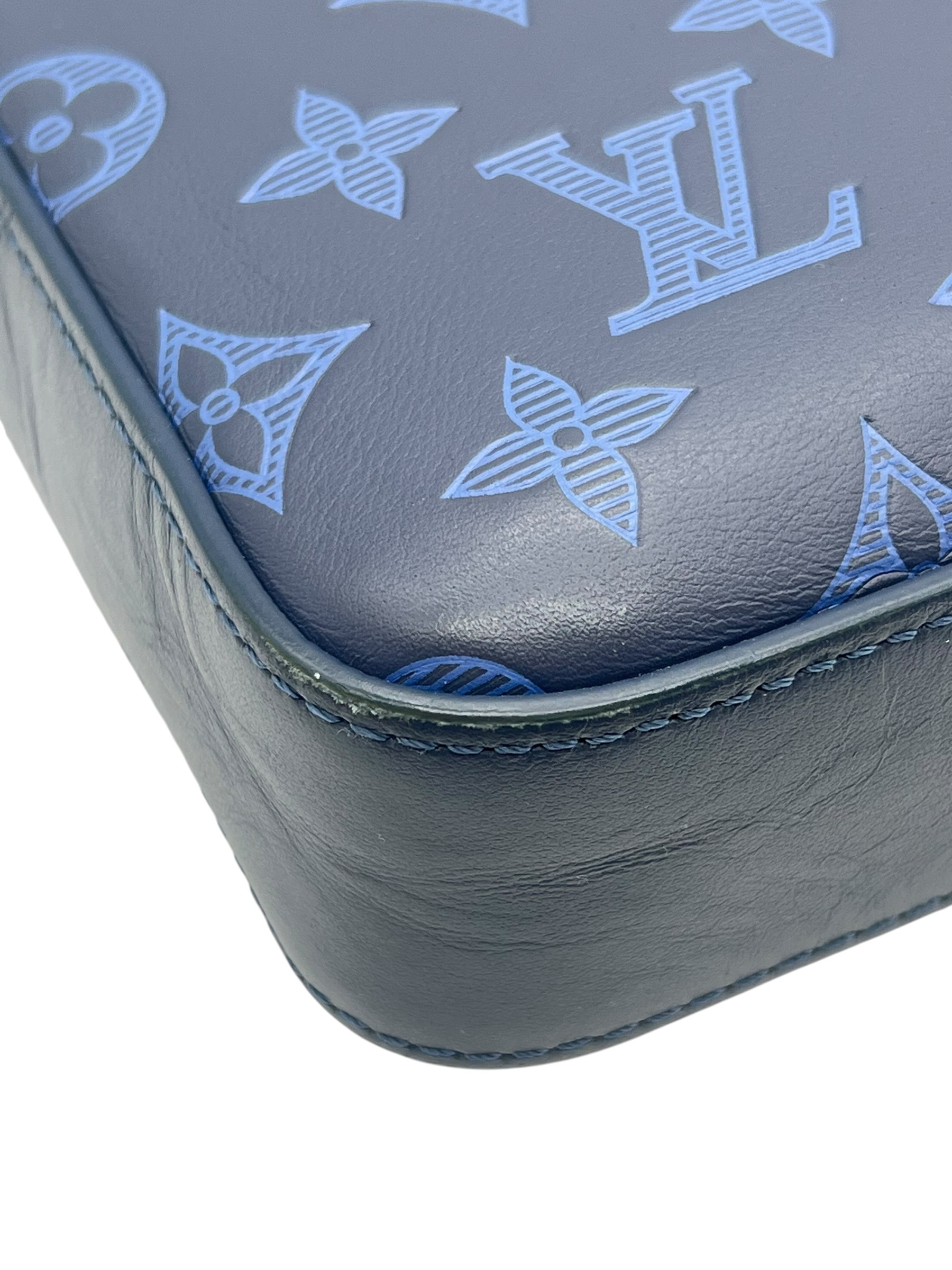 Pre-Owned LV Monogram Shadow Duo Messenger / Product Code: 26061303