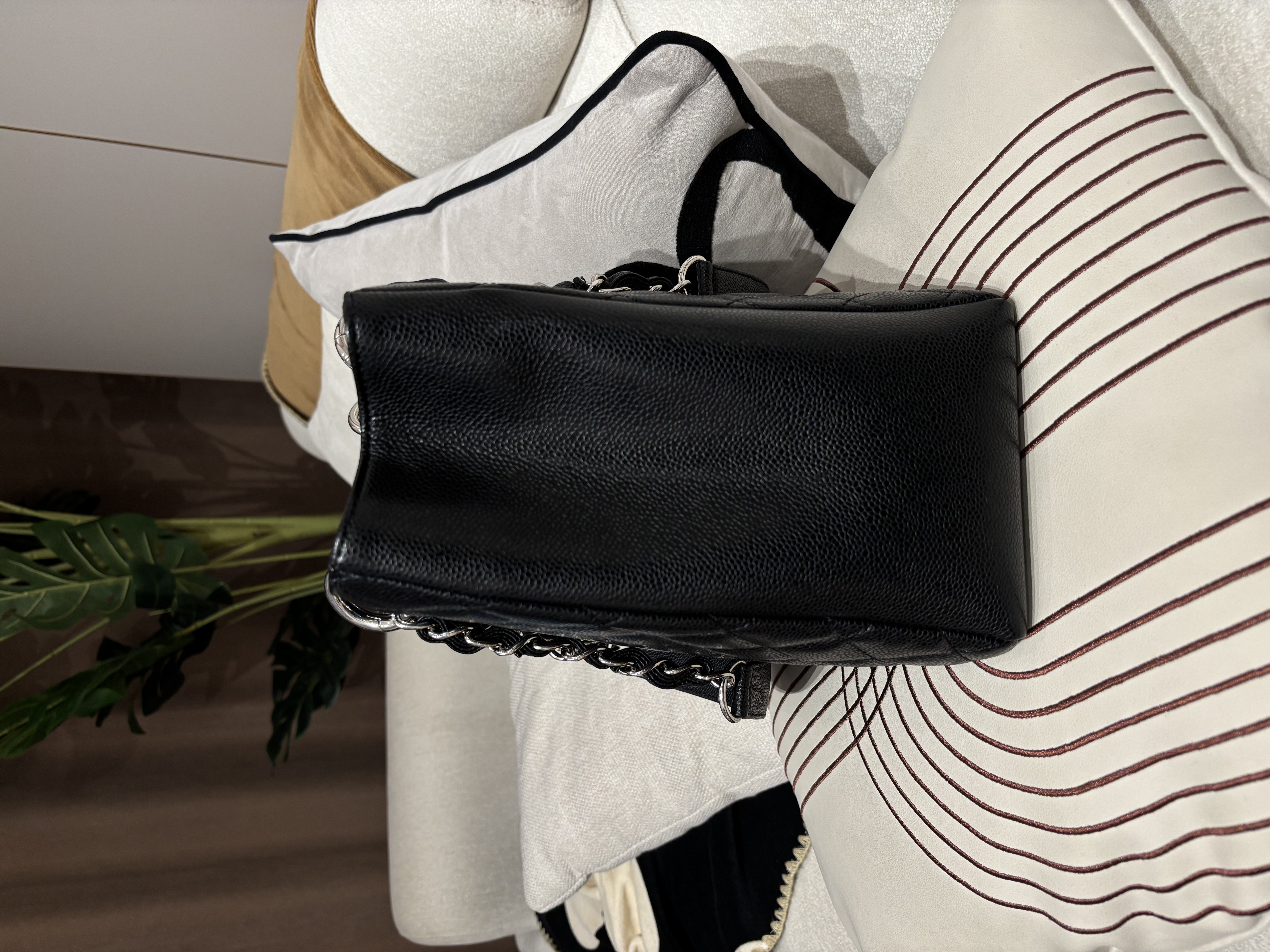 未使用品 Chanel Gst Tote Bag 黑色荔枝牛皮銀扣 grand shopping tote bag 100%Authentic, unused ✅收據✅19Card✅Dust bag✅Box 