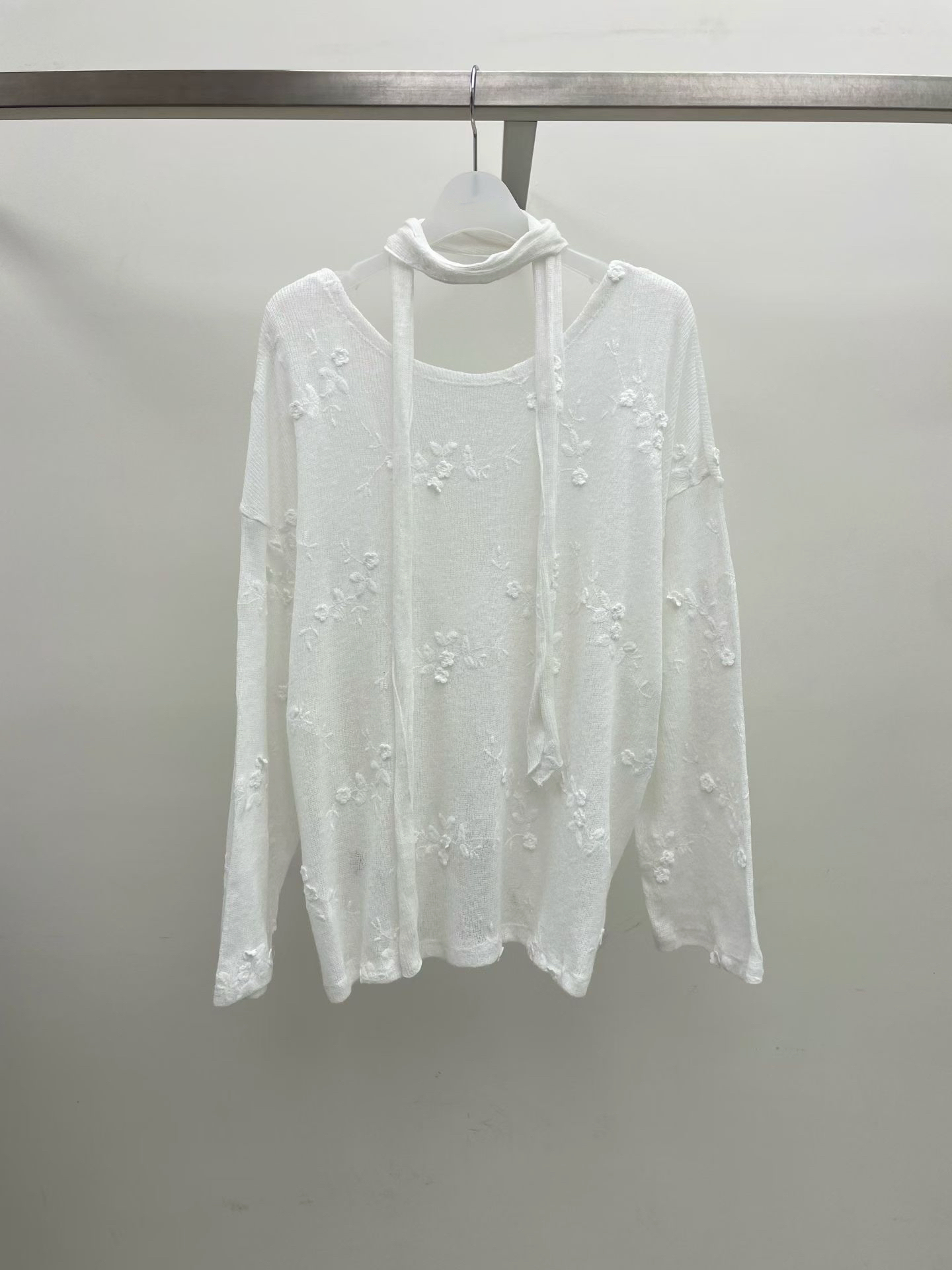 Two-way knot embroidered top (Ivory)