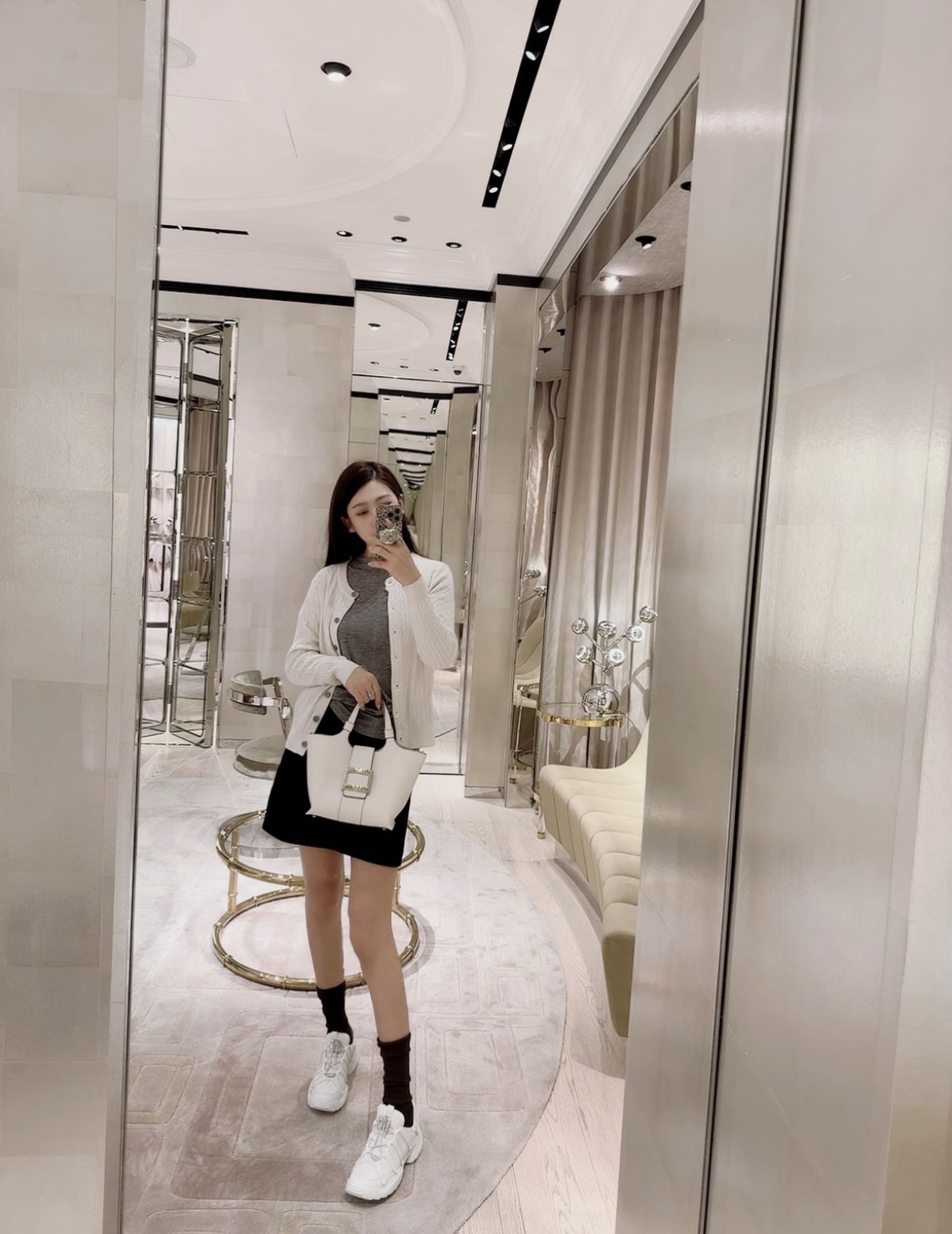 限時優惠‼️新款🆕訂貨📮RV Viv’ Zag 小鑽扣sneaker  自帶增高6cm 😍 Size 35/36/37/38/39