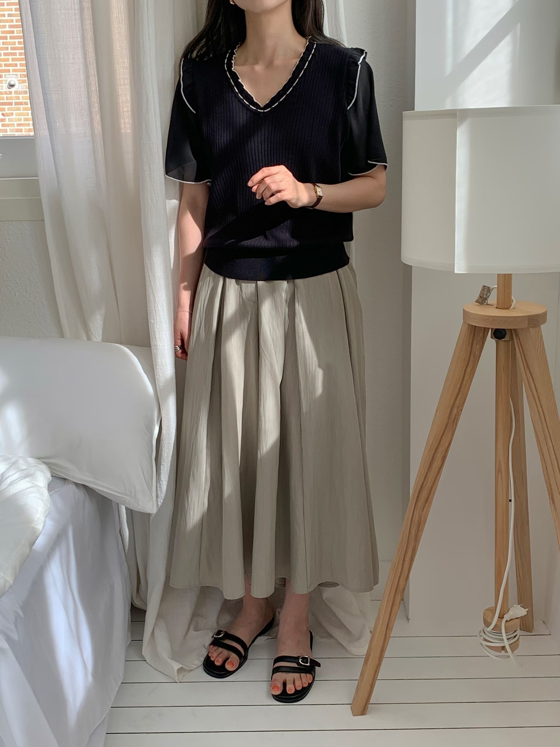 CT12 韓系木耳邊V領針織top