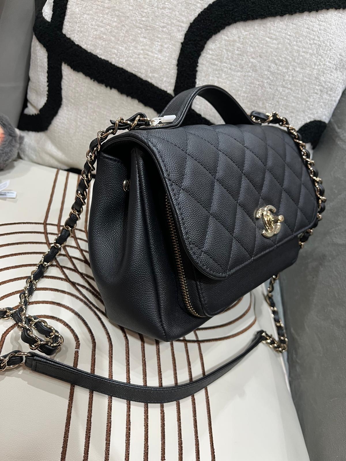 Chanel business affinity medium 黑色荔枝牛皮  ,100%Authentic,98%new  ✅專門店收據✅ card ✅Dust bag✅Box