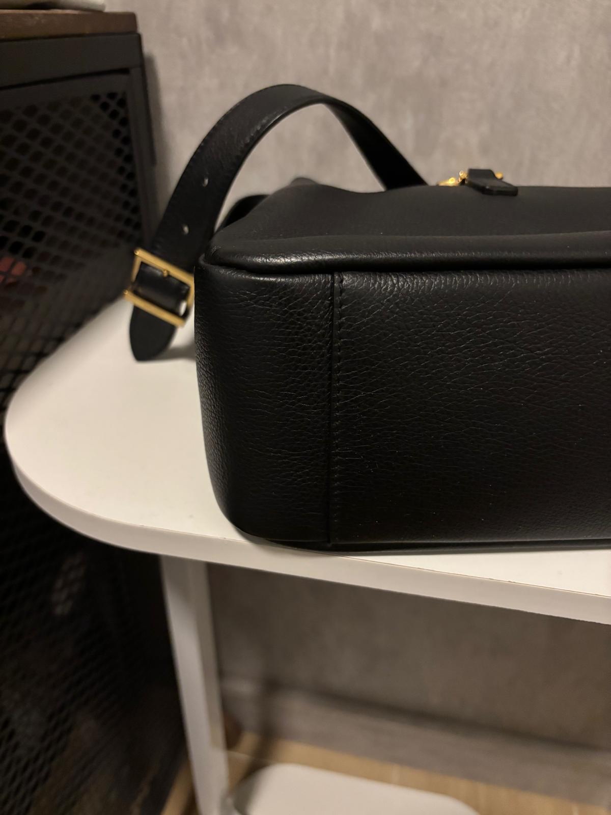SAINT LAURENT YSL Le 5 à 7 Supple Small hobo bag Black Calfskin 100%Authentic, 98%New ✅Dust bag
