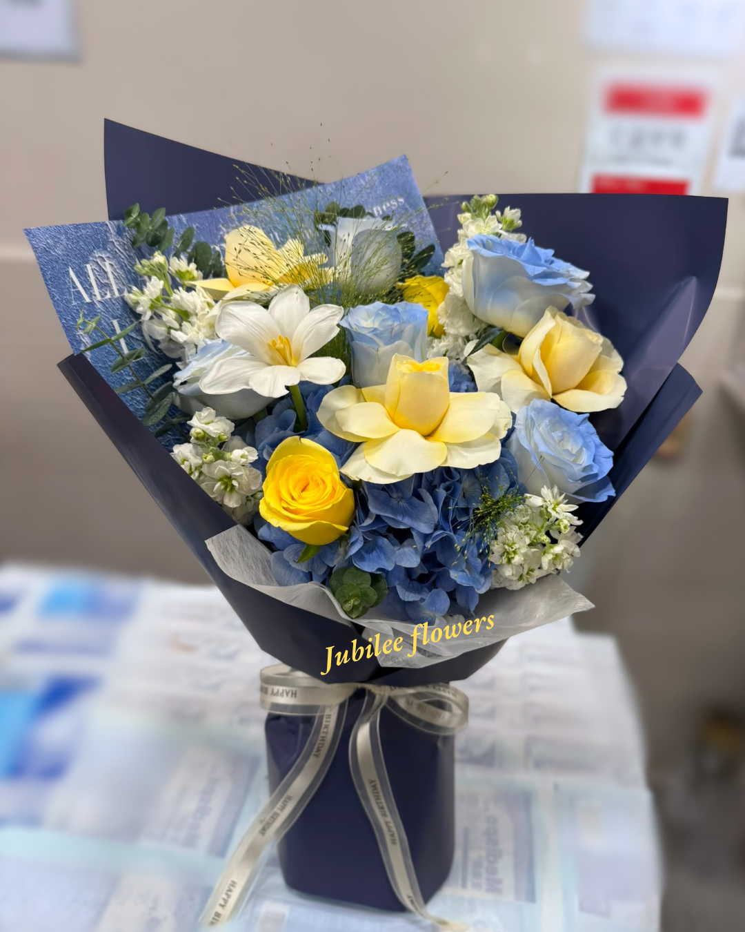 藍繡球 · 玫瑰混搭花束