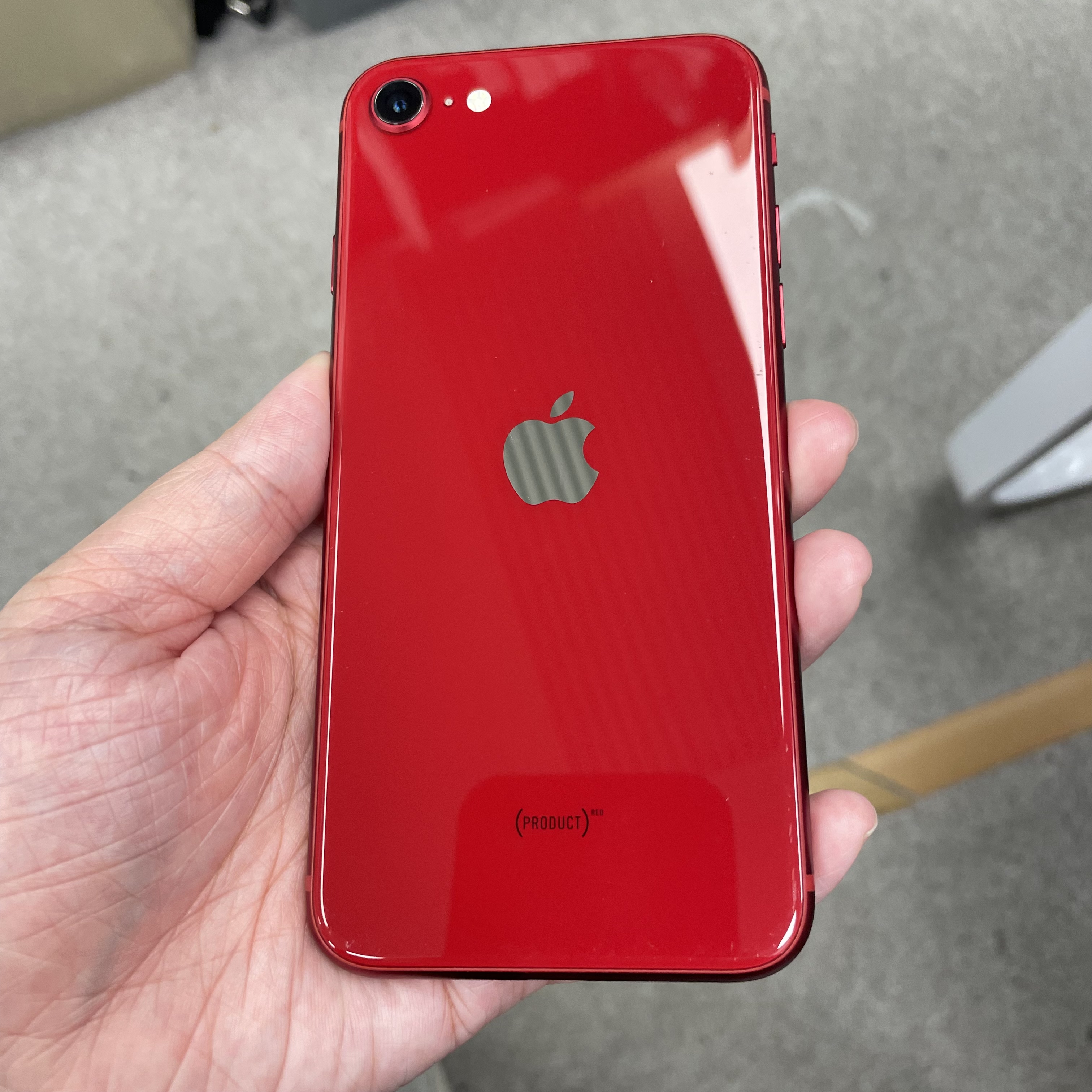 *5918 SE 3 勁靚機 64GB 電78 紅色 red