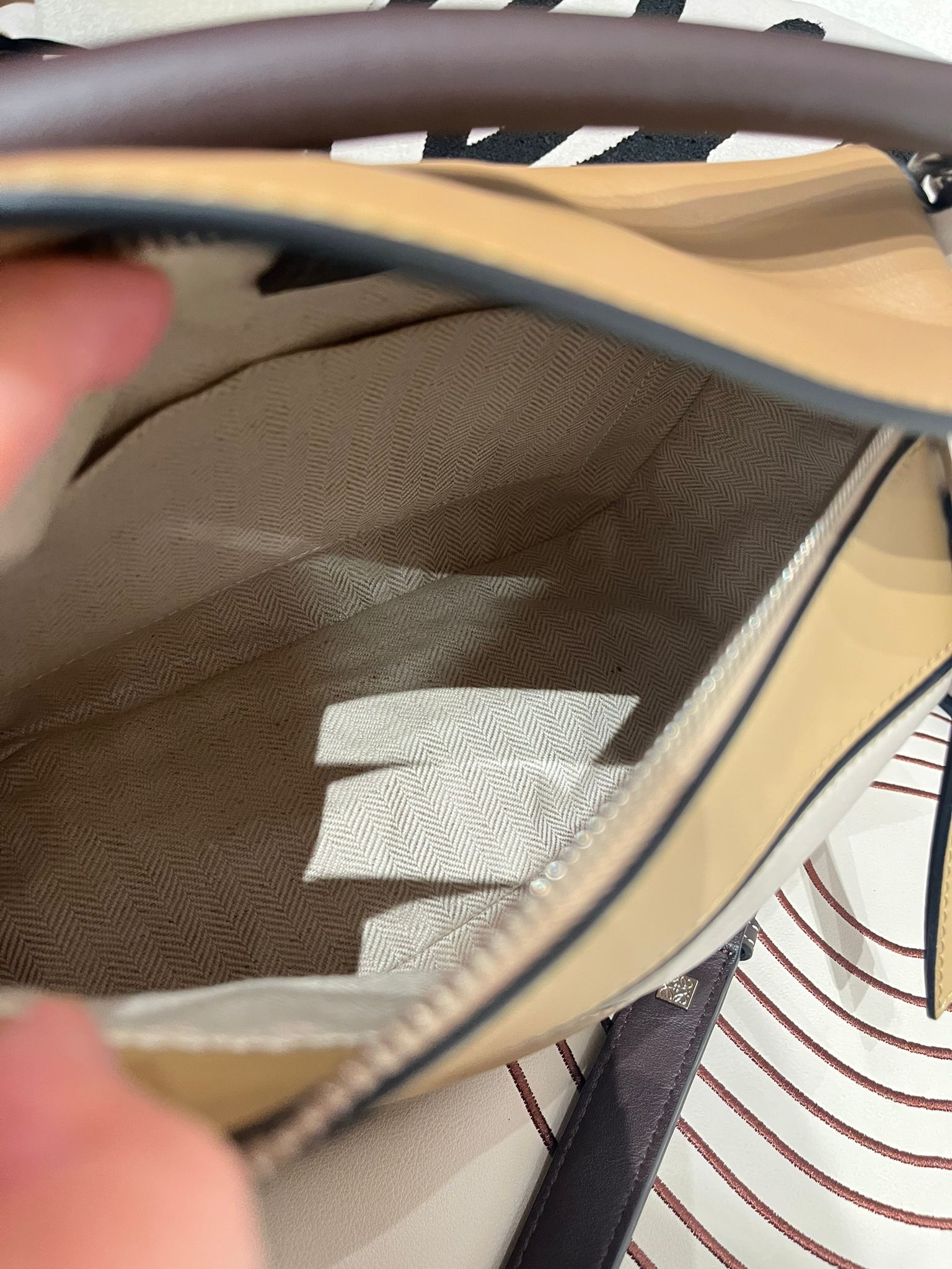 Loewe puzzle small calfskin  100%Authentic ,95%new  ✅ booklet ✅dust bag