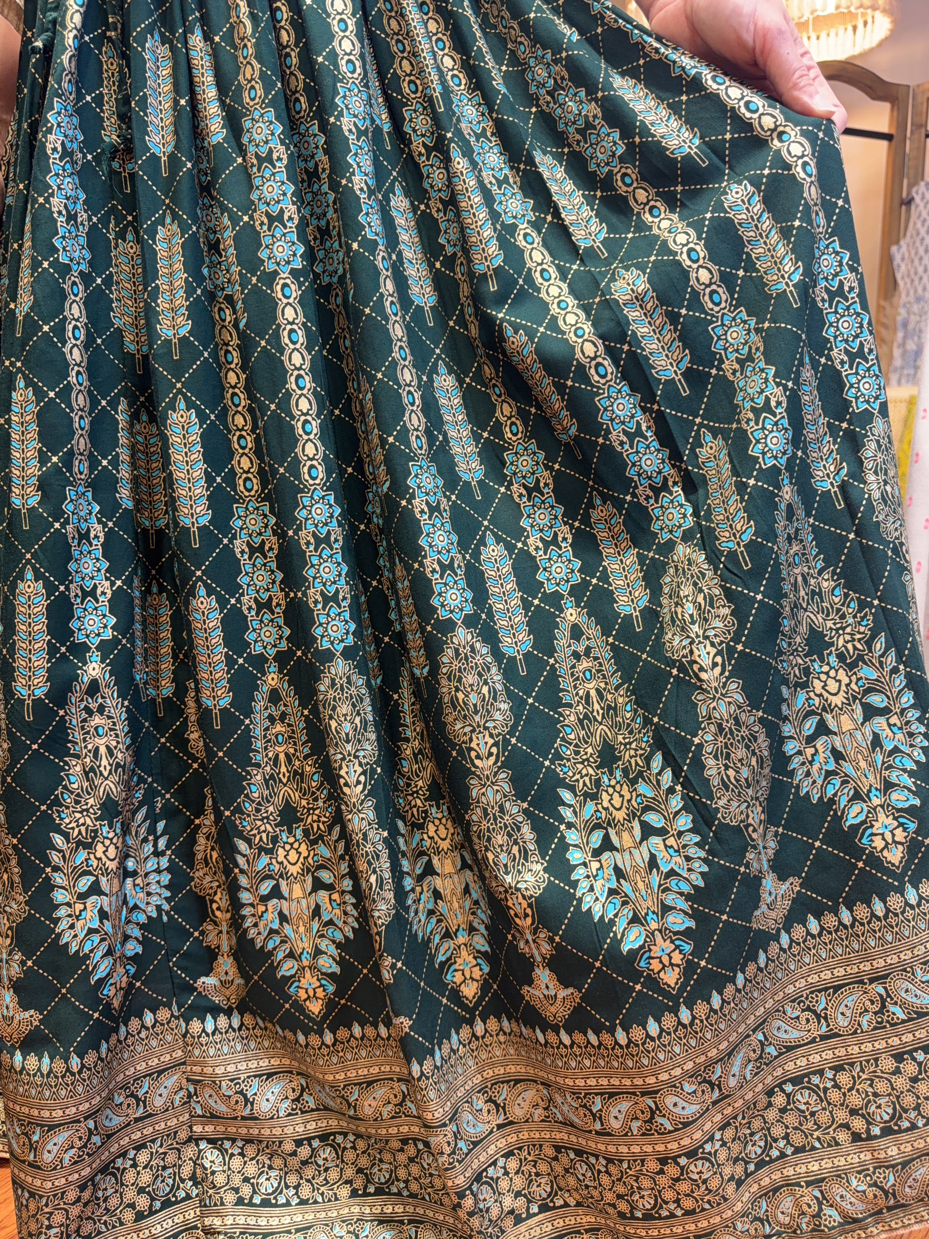 2358 Forest Green Feather Foil Stamping Skirt 39"