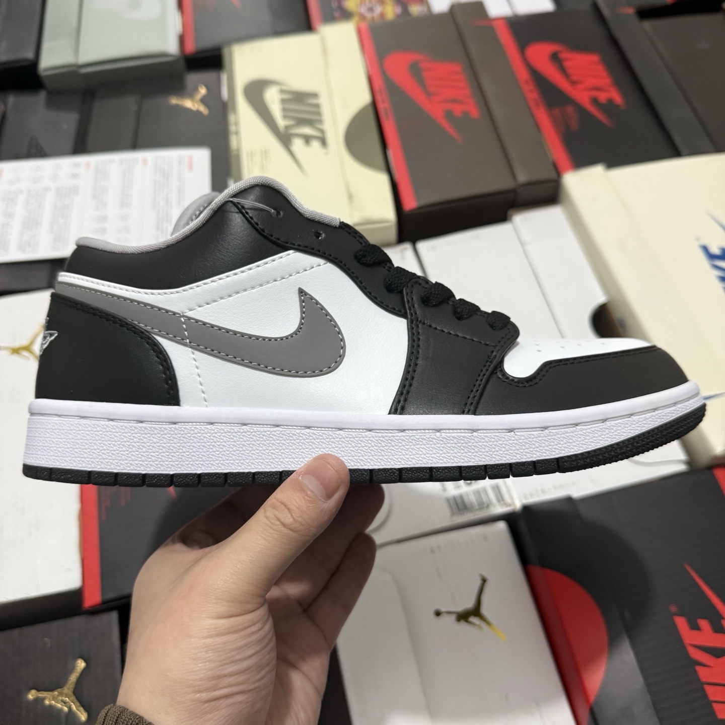 Nike Jordan 1 Low Black Light Smoke Grey Gym Red 553558-040