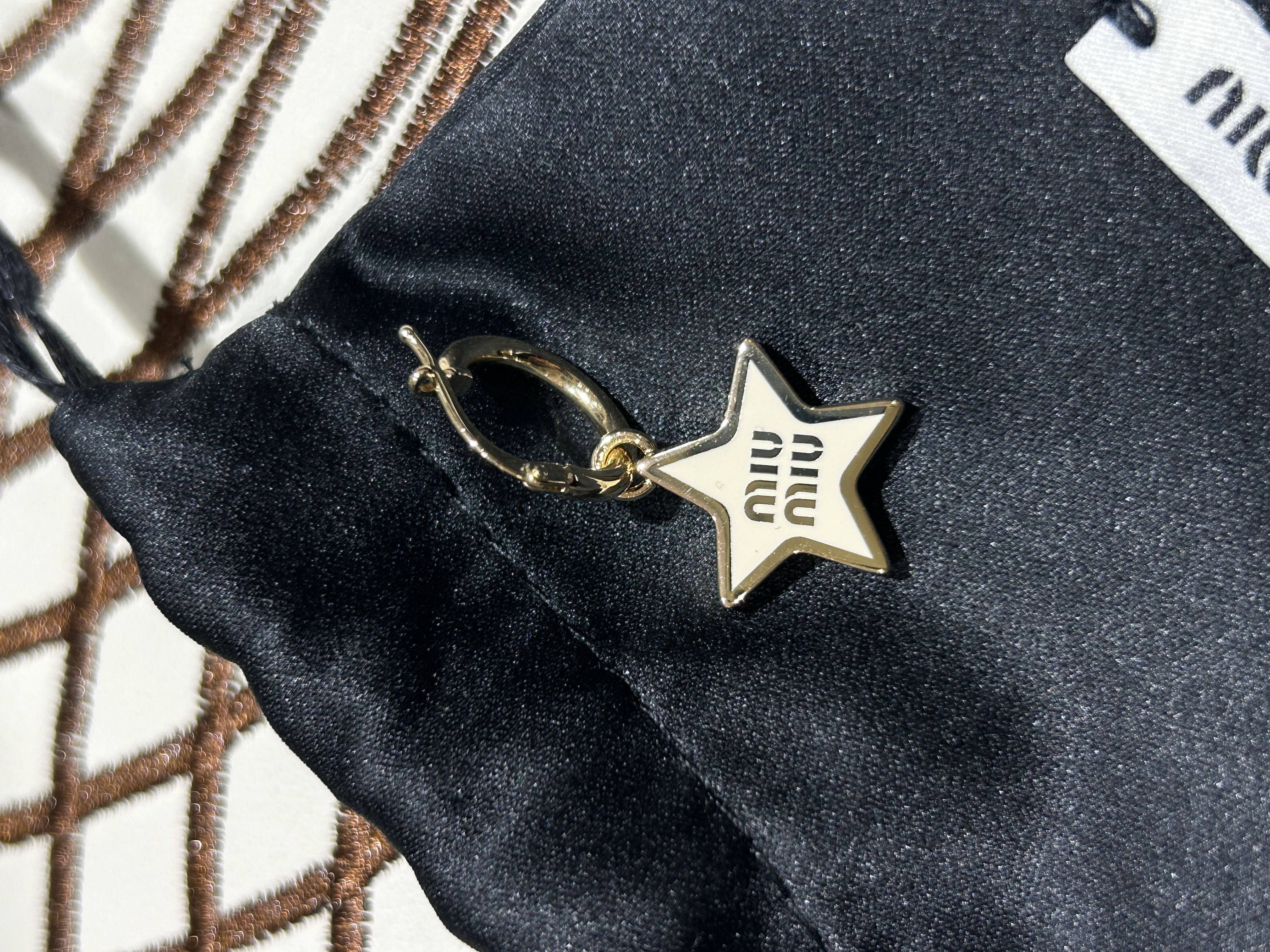 Miu Miu Earrings 100%Authentic,100%new. 全新一套三件 ☑️專門店收據☑️塵袋☑️盒📣專門店售價HKD$4100📣