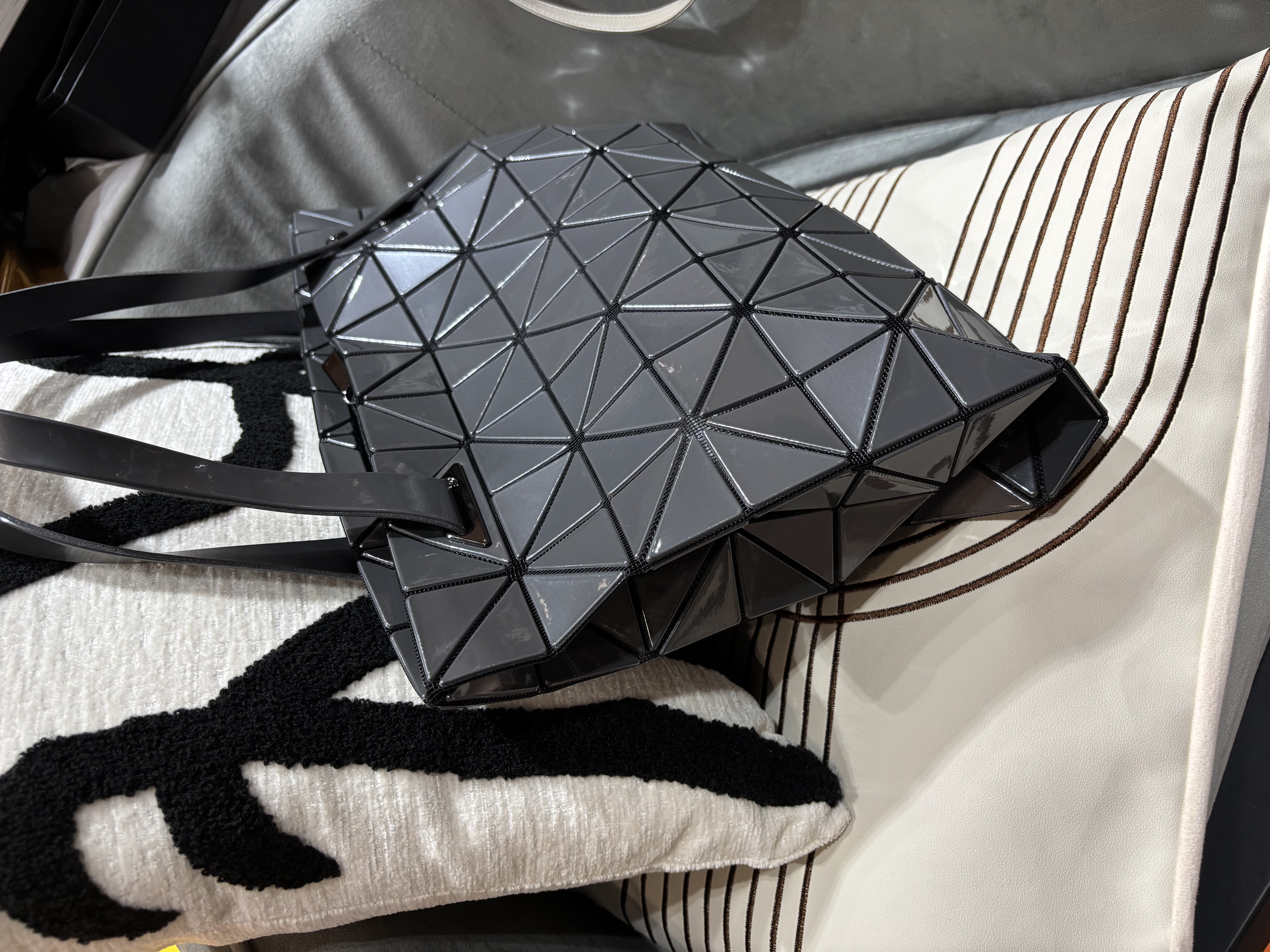 Issey Miyake bao bao zip Boston bag 100%Authentic,98%new✅dust bag  