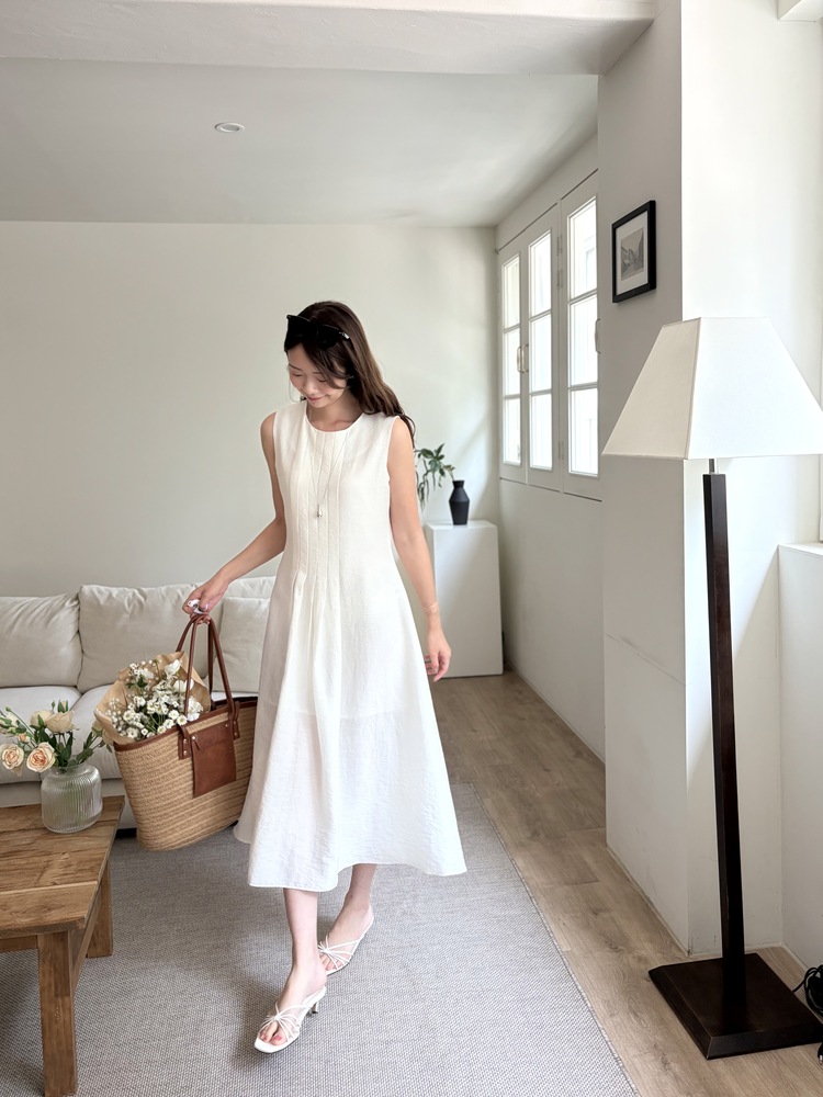 Linen Pintuck Dress (Ivory)