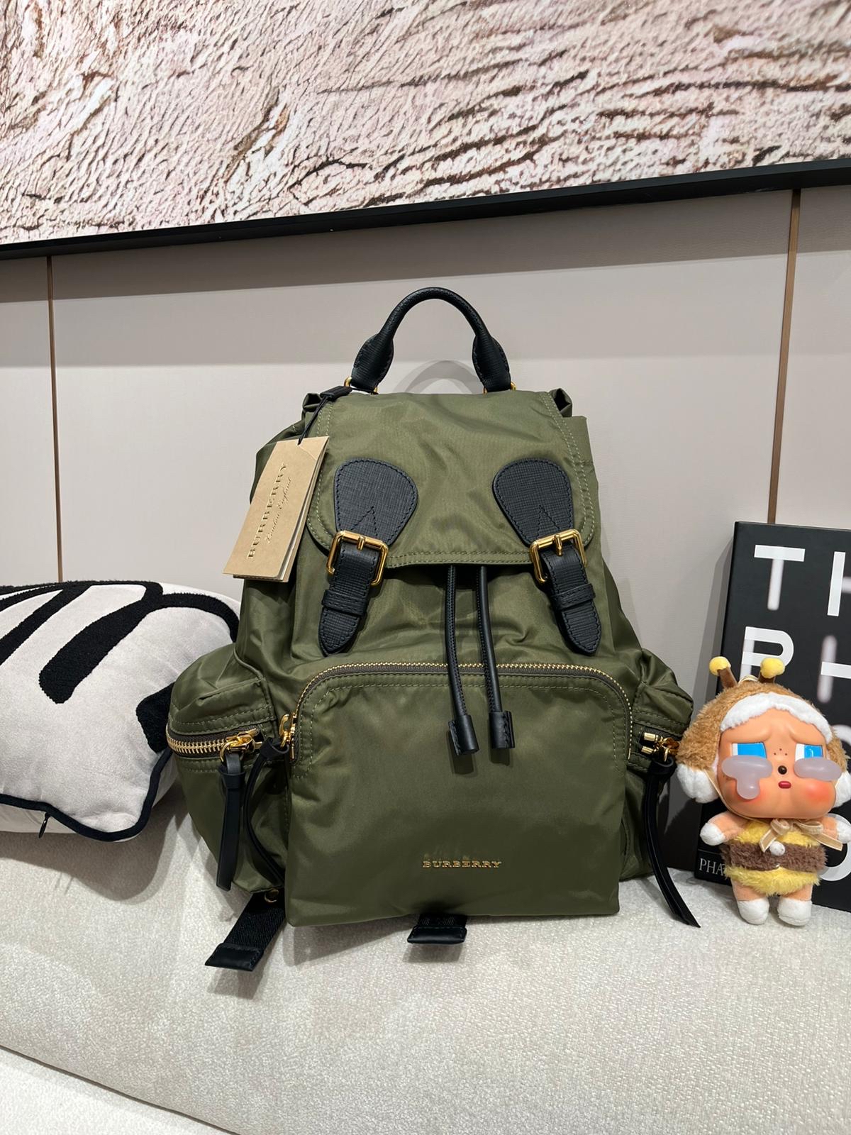 全新 Burberry backpack nylon 金扣 100%Authentic,全新未使用品 ✅ 原裝吊牌 ✅dust bag 