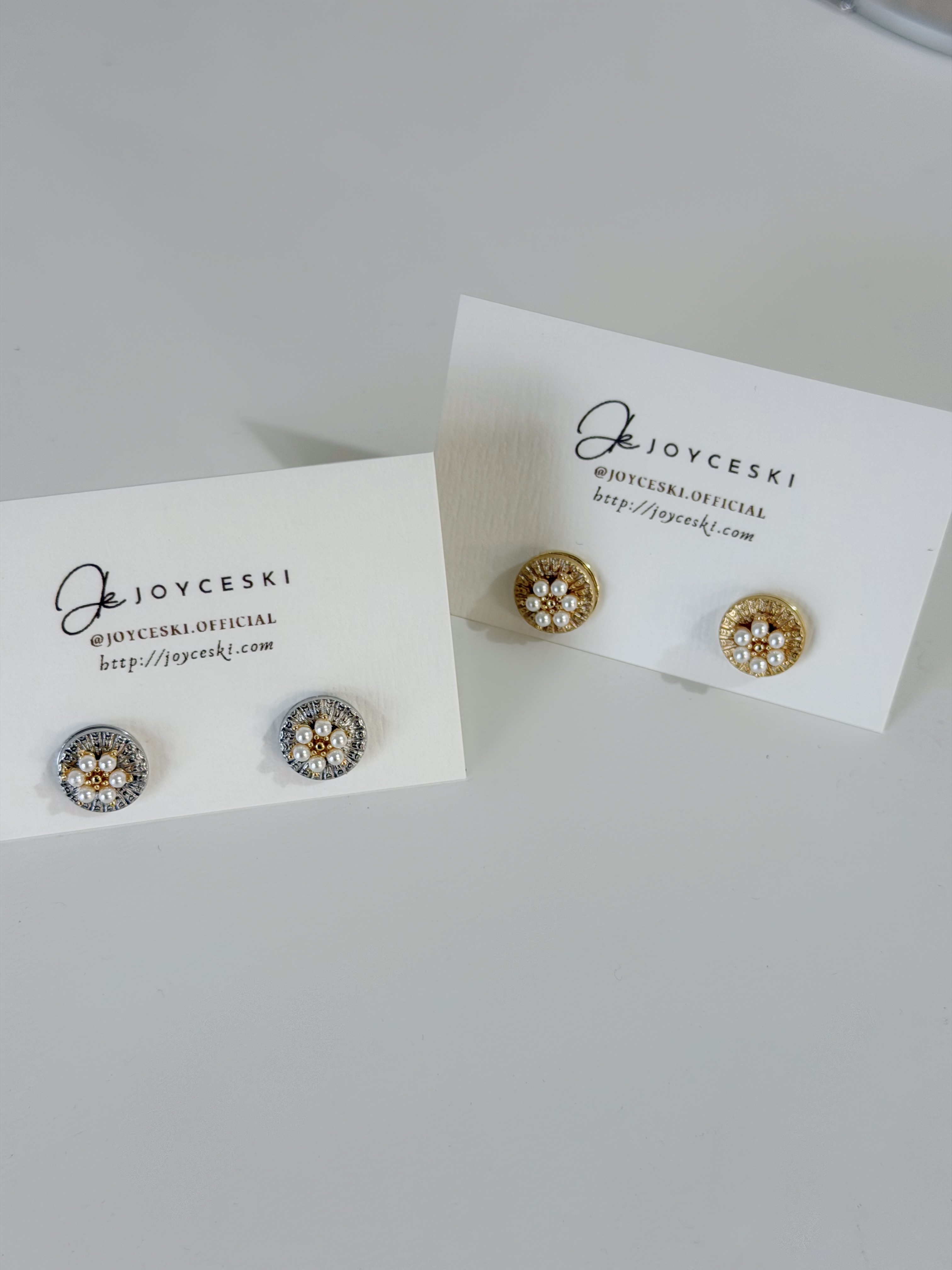 英國金屬壓花RUFFLE裙邊鈕扣耳環/銀色珍珠小花