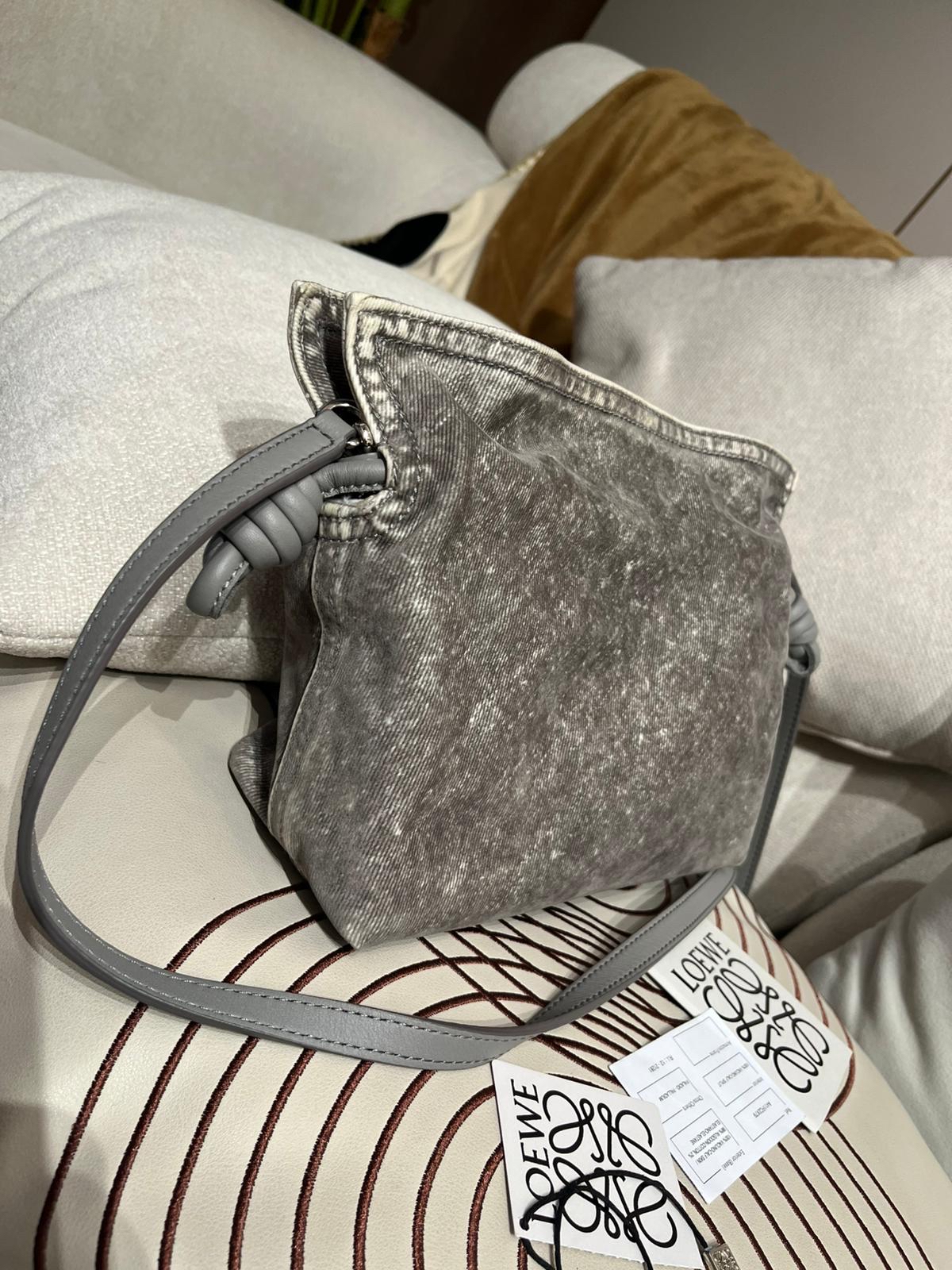 Loewe flamenco Clutch mini grey denim 特別版洗水牛仔布 100%Authentic, 95%New ✅Gift Receipt ✅Dust bag