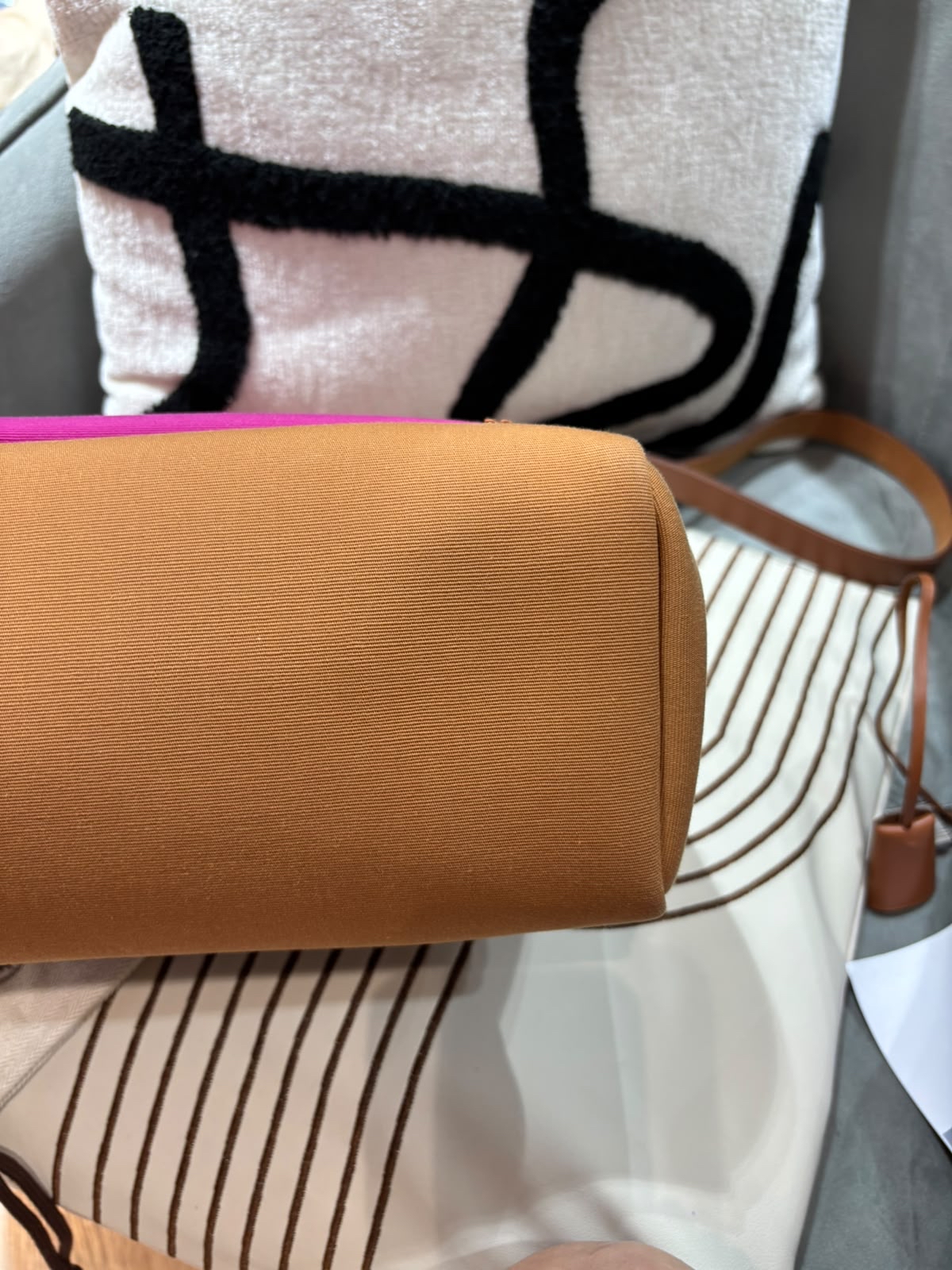 HERMES herbag 31, STAMP Y ,2D Dune ,9I Mangolia 暖沙色 100%Authentic,95%new  ✅收據副本✅key lock ✅dust bag 