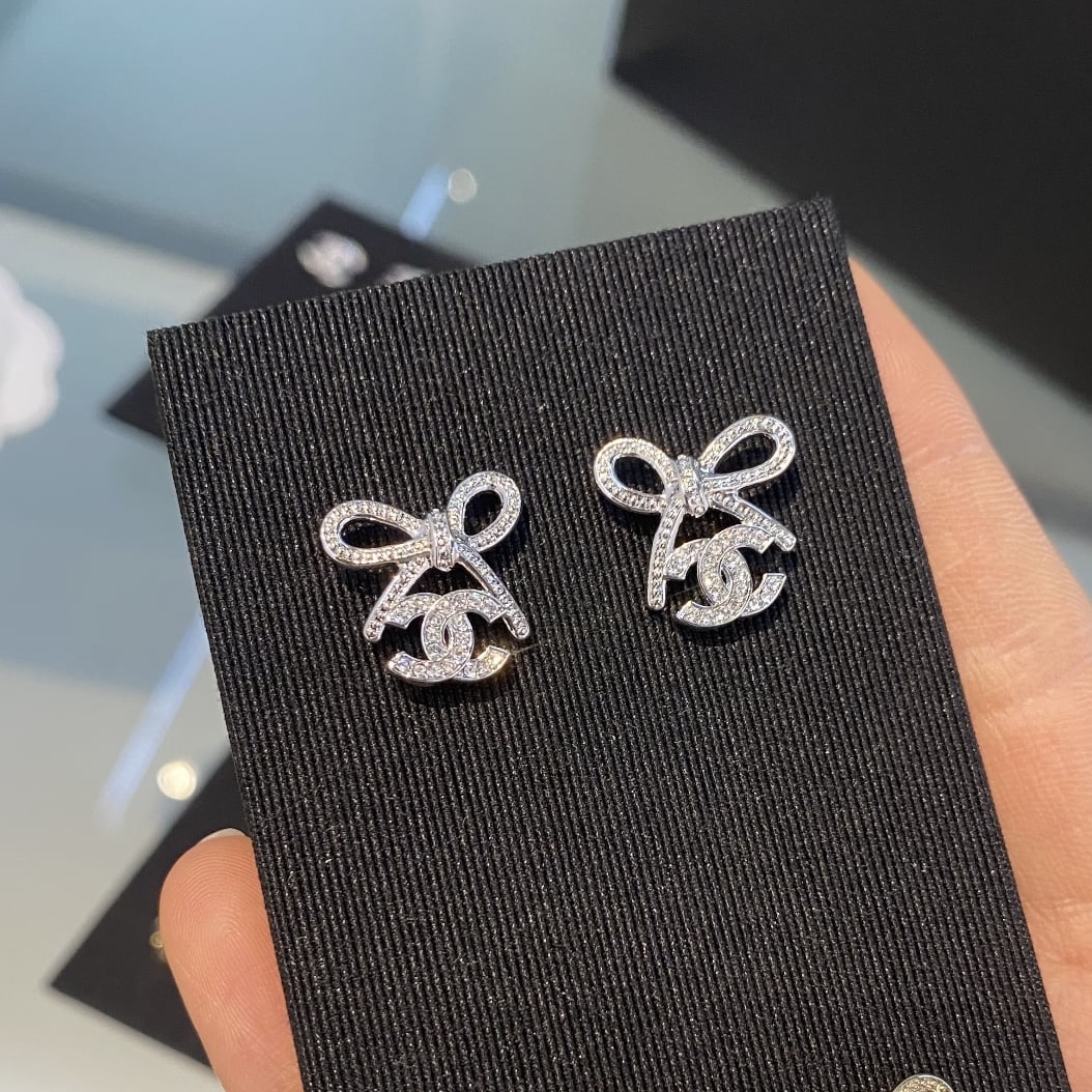 難買✨Chanel 蝴蝶結閃石耳環