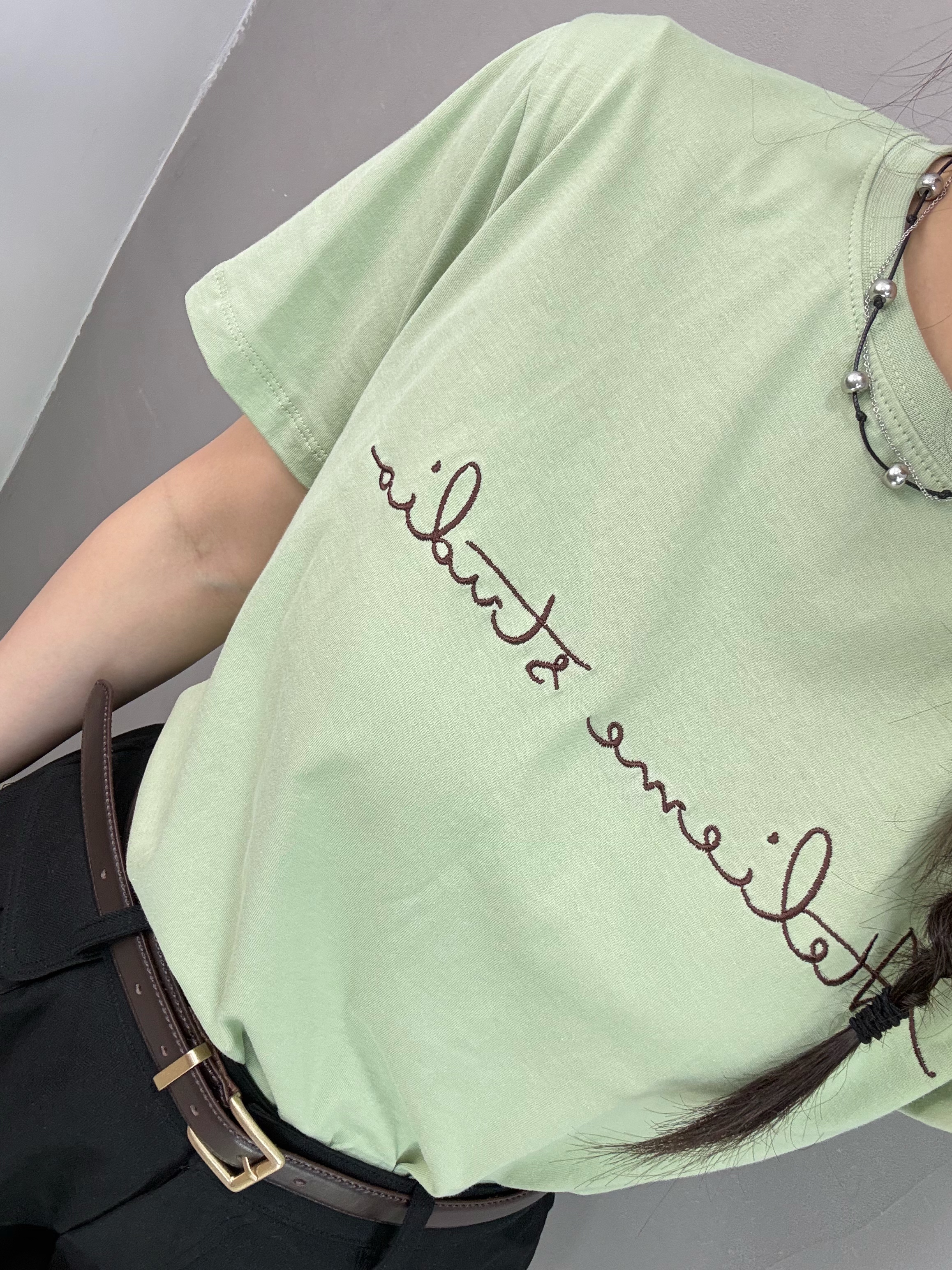 B16 刺繡字Tee