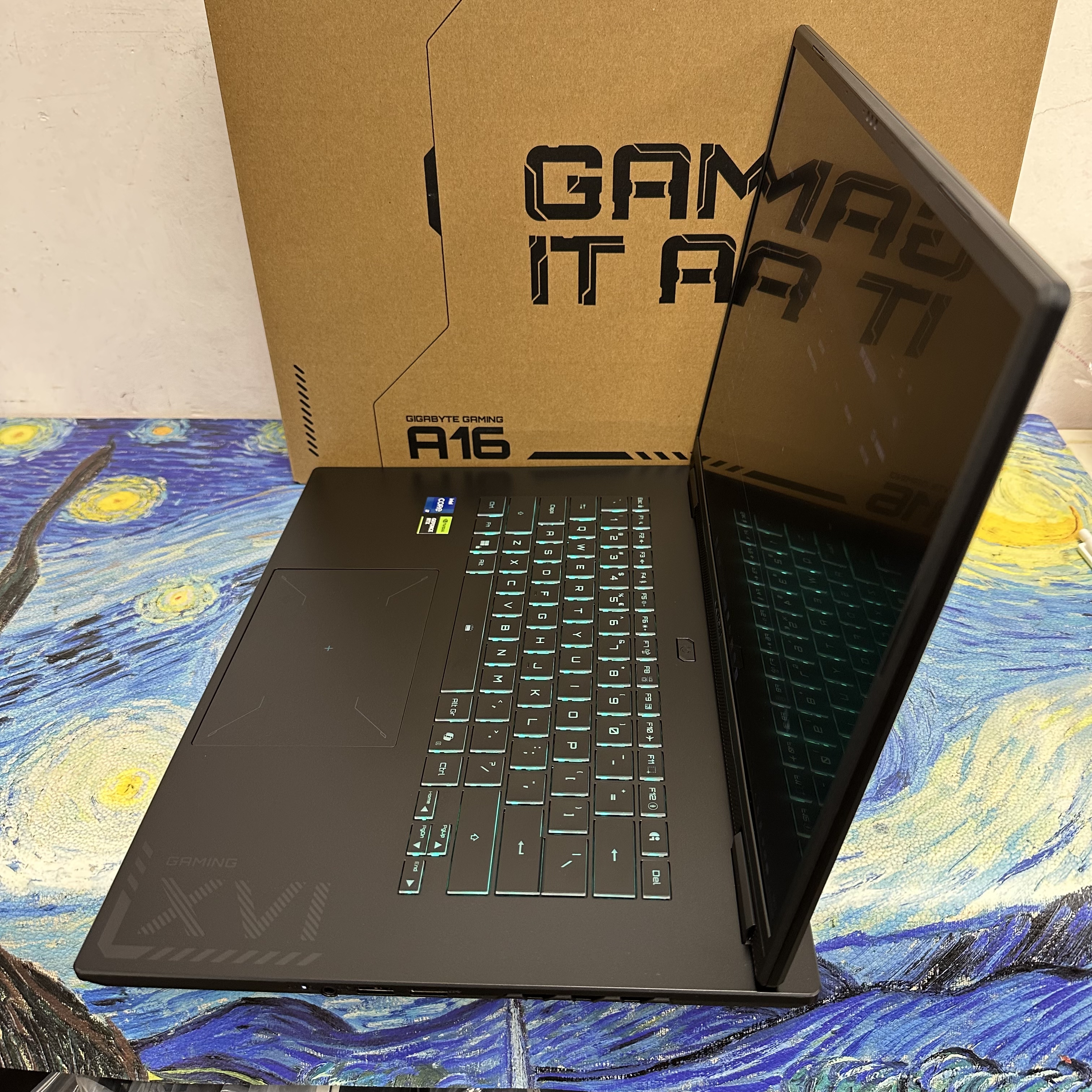 (RTX 5060台灣名牌技嘉電競機❤️‍🔥) 技嘉 GIGABYTE i7-13700H/32GB Ram/1TB SSD/16寸 Mon 165Hz/暢遊任何3A大作/1200p/Gaming Laptop/Notebook / Gaming Notebook / PC / Movie / Netflix / Win11/ Office / GTA