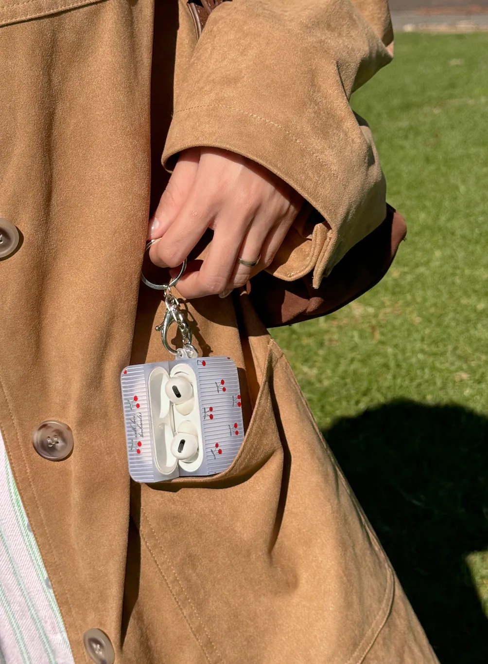 【Cherries in blue stripe】磨砂半透明方盒AirPods Case