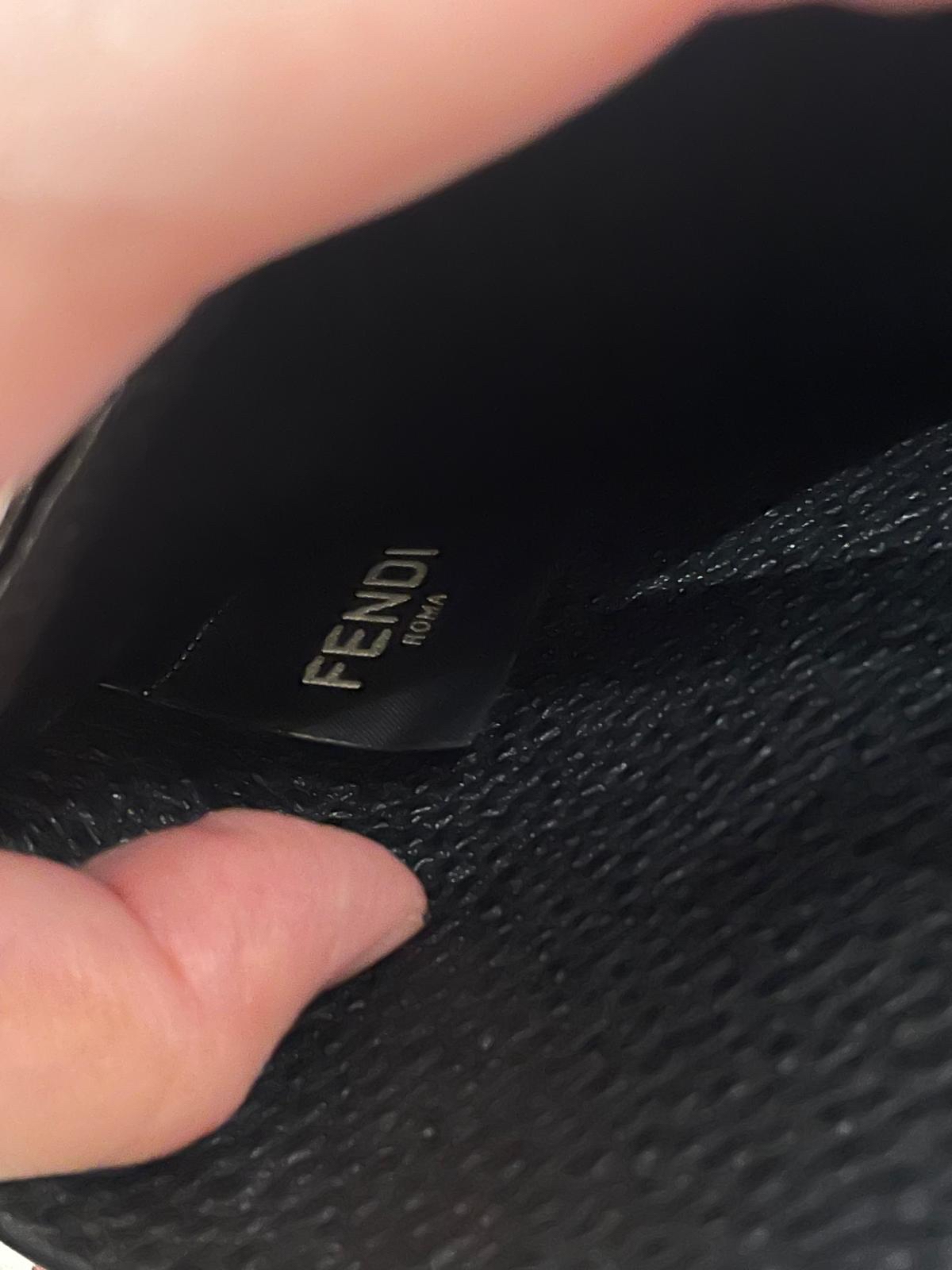 Fendi Bi-fold wallet Calfskin 黑色小牛皮短銀包 100%Authentic,未使用品✅box