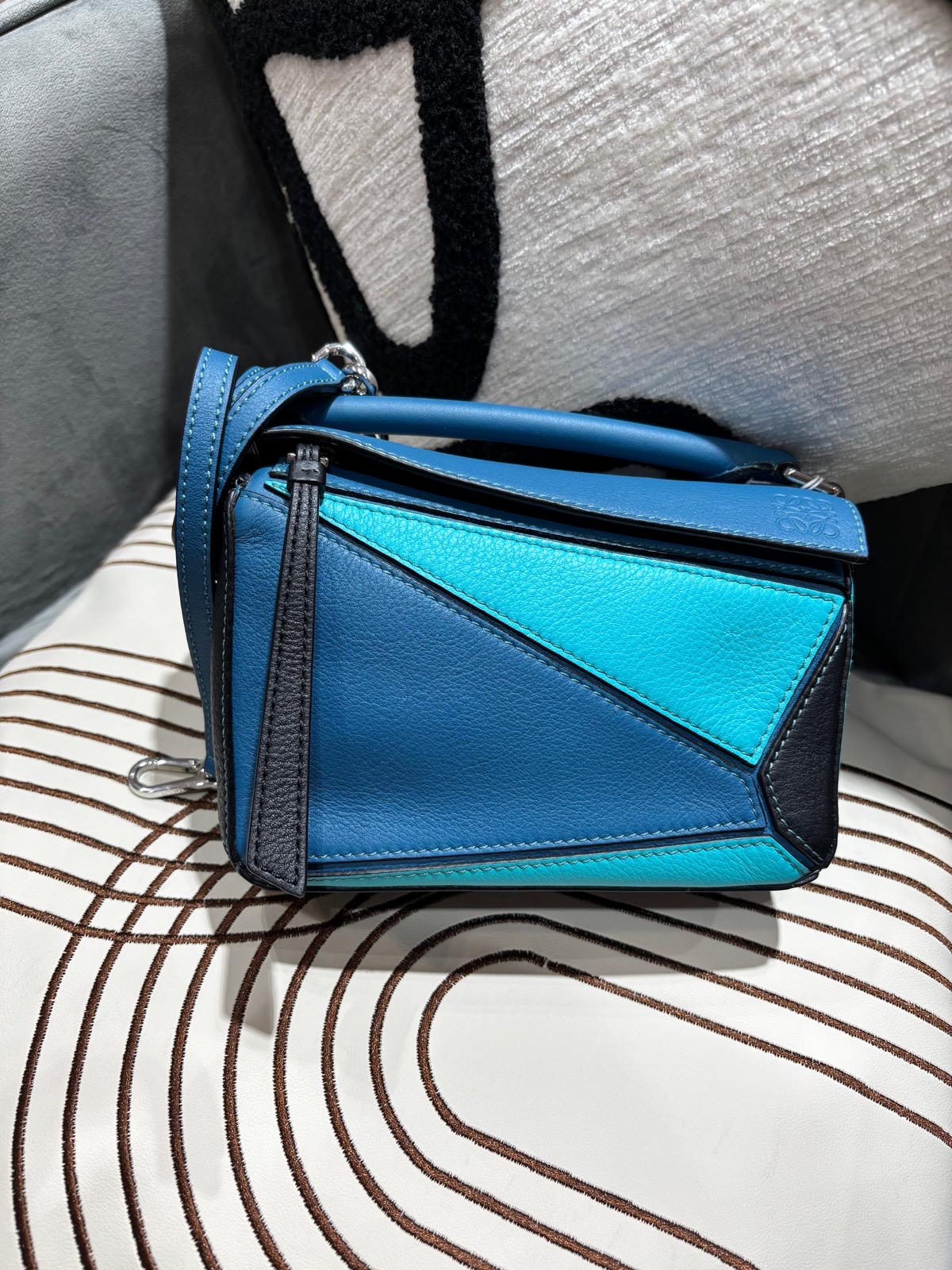 Loewe mini puzzle calfskin  100%Authentic,98%new ✅tap booklet✅dust bag 