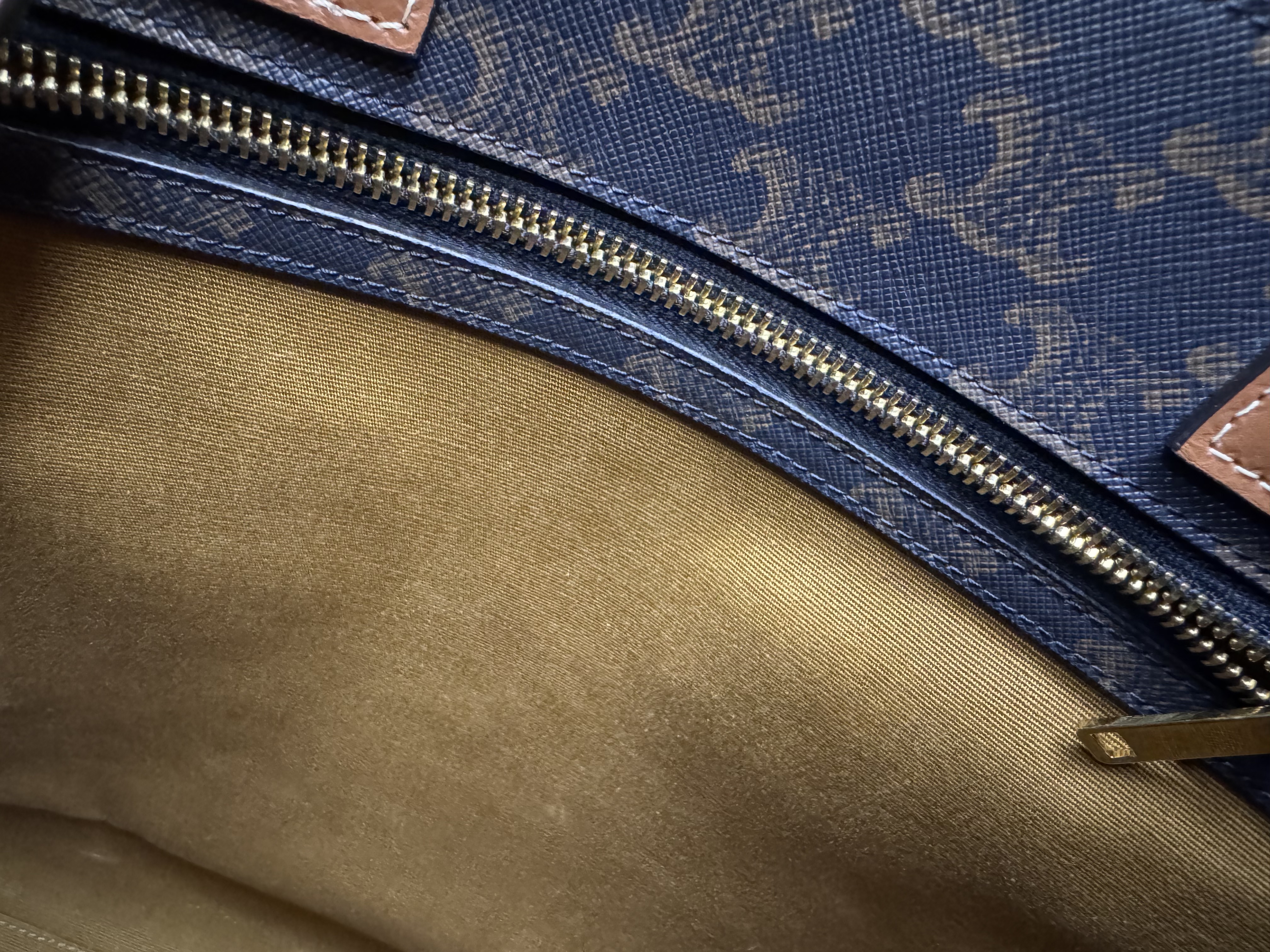 Celine Triomphe Vertical Cabas 