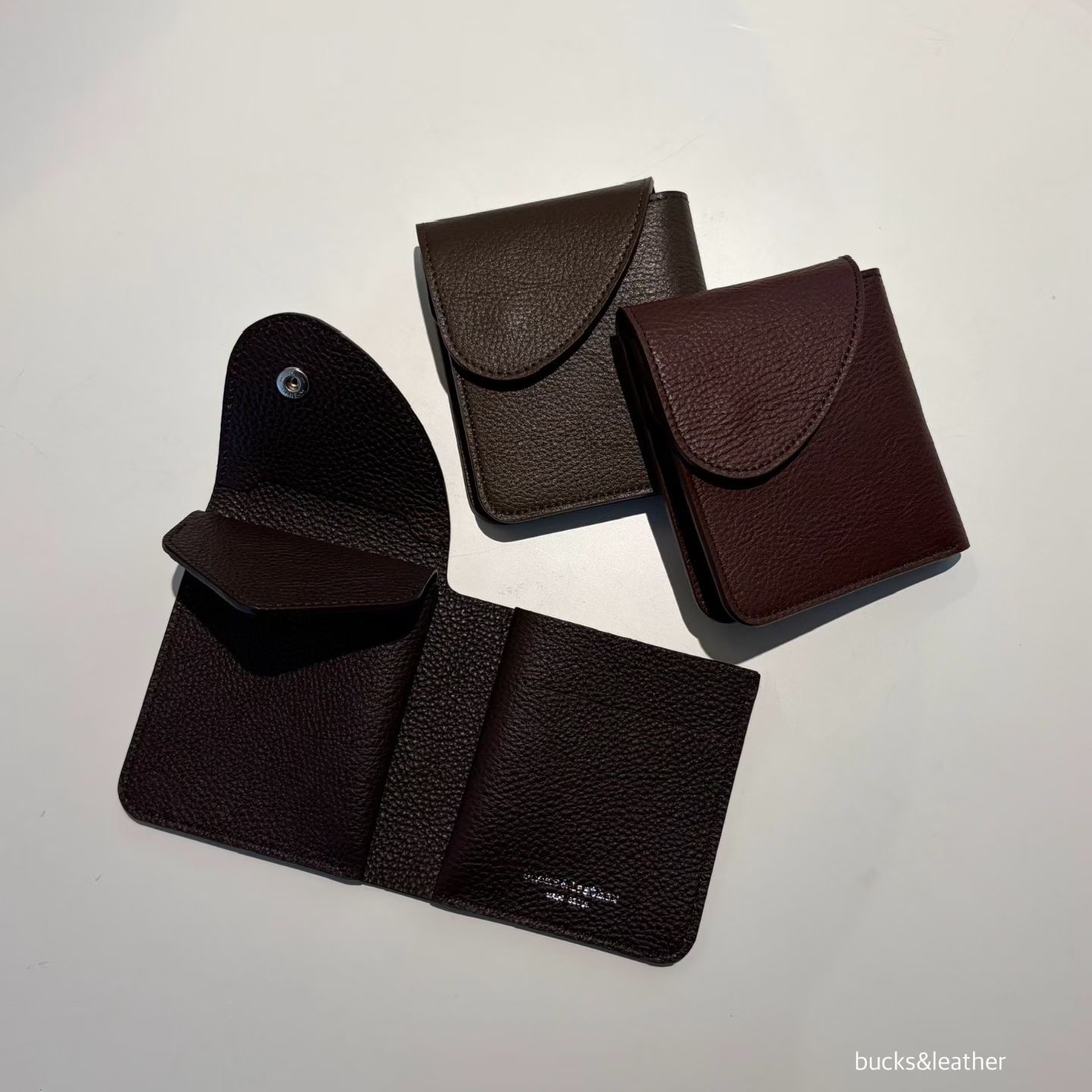 【26SS】 預訂_Square Wallet By Bucks & leather