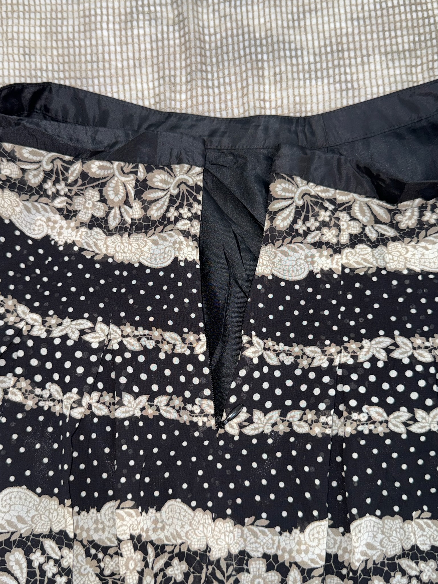 Vintage Y2K Black Polka Dot Midi Skirt with Floral Lace Embroidery