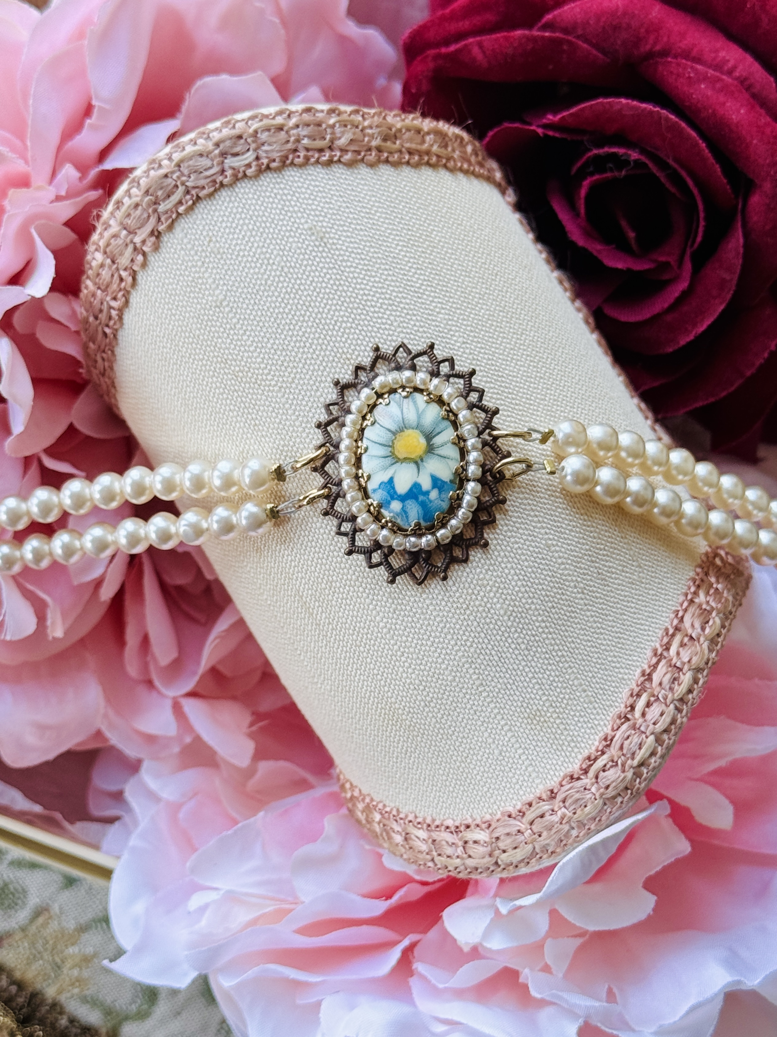 Vintage Recomposed Czechoslovakian Double-Row Glass Pearl Choker with Daisy Pendant (NZ122)