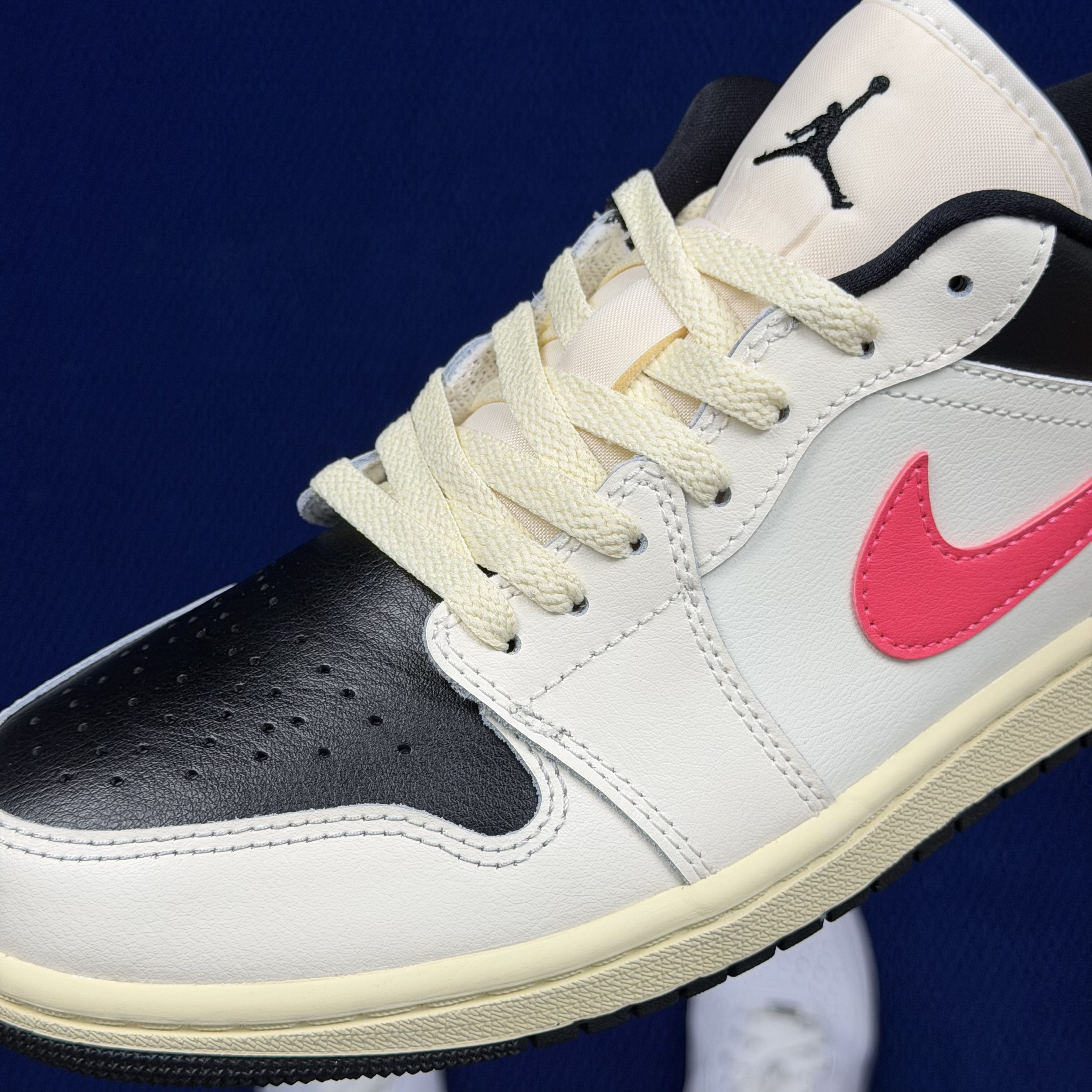 Nike Air Jordan 1 Low DC0774-107