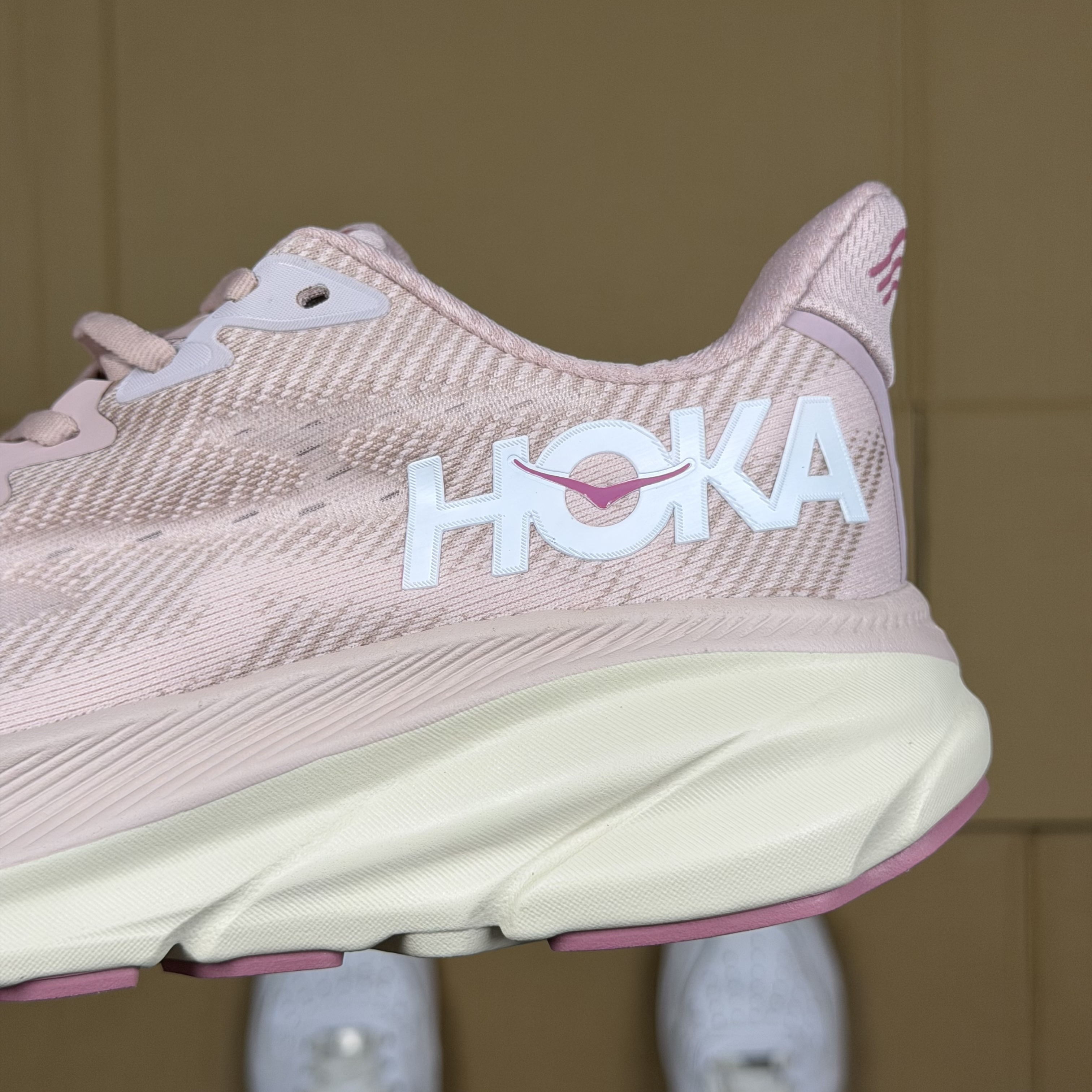 Hoka Clifton 9